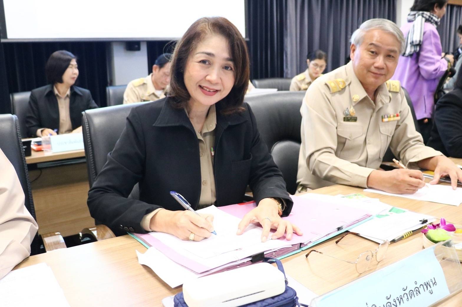 ปฏิรูปที่ดินจังหวัดลำพูน ร่วมพิธีลงนามบันทึกข้อตกลงความร่วมมือการป้องกันและแก้ไขปัญหายาเสพติดจังหวัดลำพูน  ตามโครงการมหาดไทยสีขาว สร้างพื้นที่ปลอดภัย หยุดยั้งยาเสพติด (Safe Zone No Drugs) เพื่อป้องกันไม่ให้ข้าราชการ บุคลากรในสังกัดกระทรวงมหาดไทย เข้าไปเกี่ยวข้องกับยาเสพติดในทุกรูปแบบ