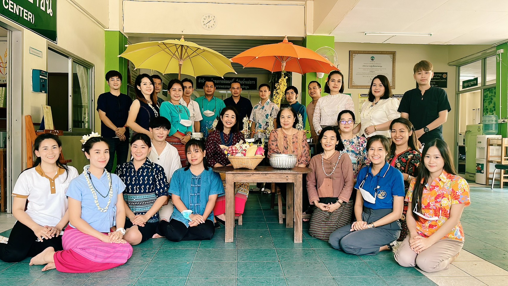 ส.ป.ก.ลำพูน จัดพิธีรดน้ำดำหัว ประเพณีปี๋ใหม่เมือง (วันสงกรานต์) ประจำปี 2565