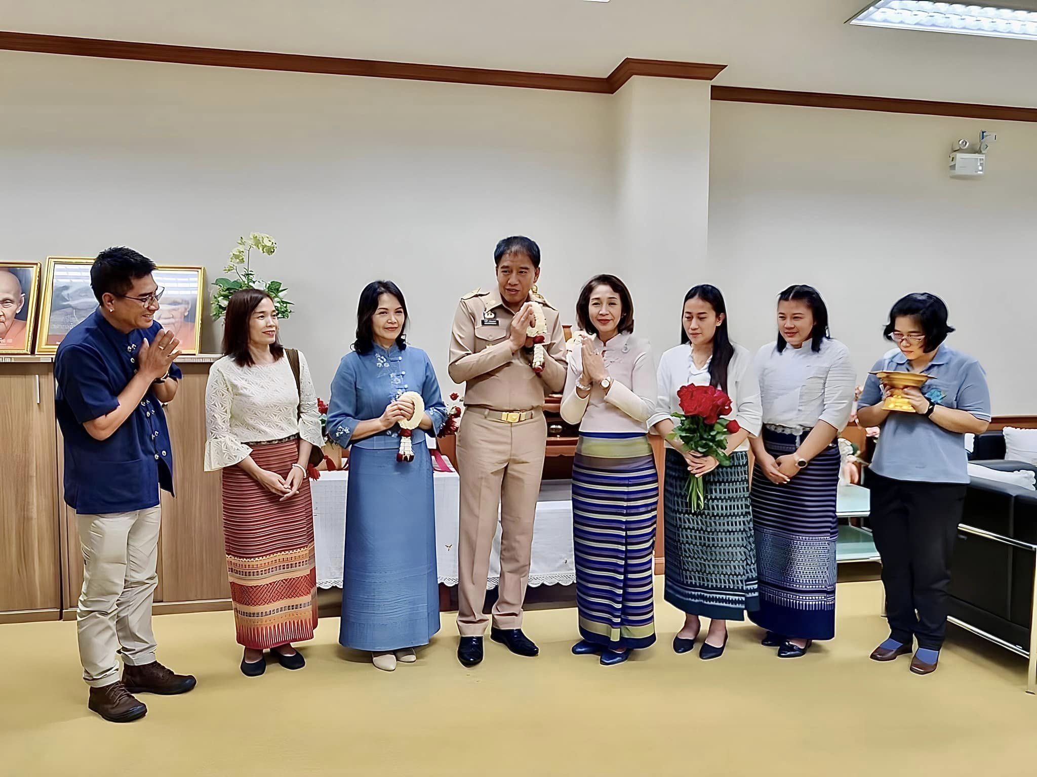 ปฏิรูปที่ดินจังหวัดลำพูน ร่วมแสดงความยินดีและร่วมส่งรองผู้ว่าราชการจังหวัดลำพูน พร้อมภริยา ในโอกาสอำลาตำแหน่ง เกษียณอายุราชการ