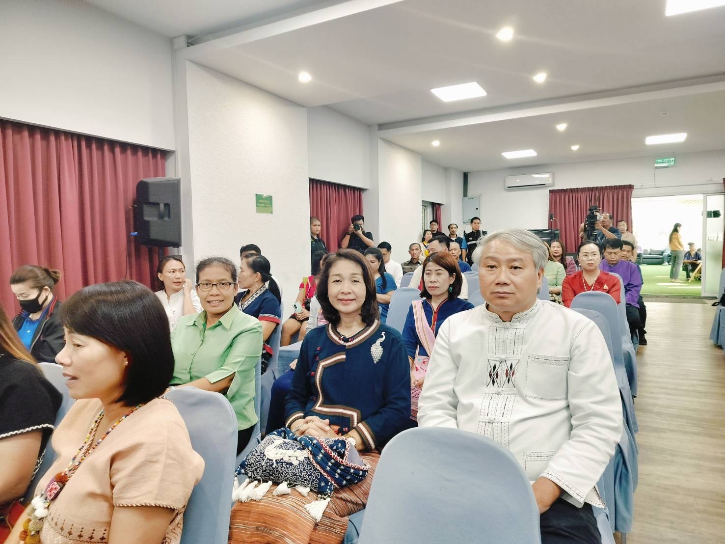 ปฏิรูปที่ดินจังหวัดลำพูน ร่วมกิจกรรมแถลงข่าว งานมหกรรมชาติพันธุ์ลำพูน ประจำปี 2567 ภายใต้แนวคิด สานศิลป์ถิ่นชาติพันธ์ สีสันวัฒนธรรมสร้างสรรค์ มหัศจรรย์นครลำพูน