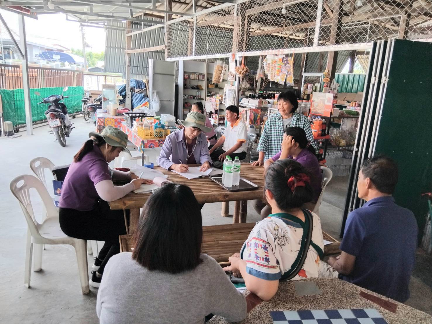 .ส.ป.ก.ลำพูน ลงพื้นที่ให้บริการงานด้านสินเชื่อกองทุนการปฏิรูปที่ดินเพื่อเกษตรกรรม แก่เกษตรกรในเขตปฏิรูปที่ดิน