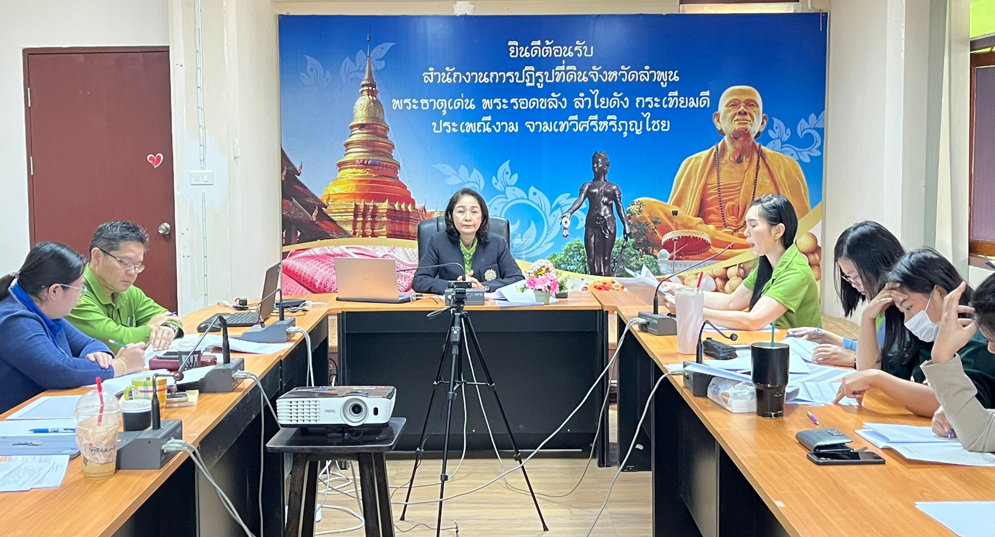 ส.ป.ก.ลำพูนจัดประชุมประจำเดือนครั้งที่ 8/2565