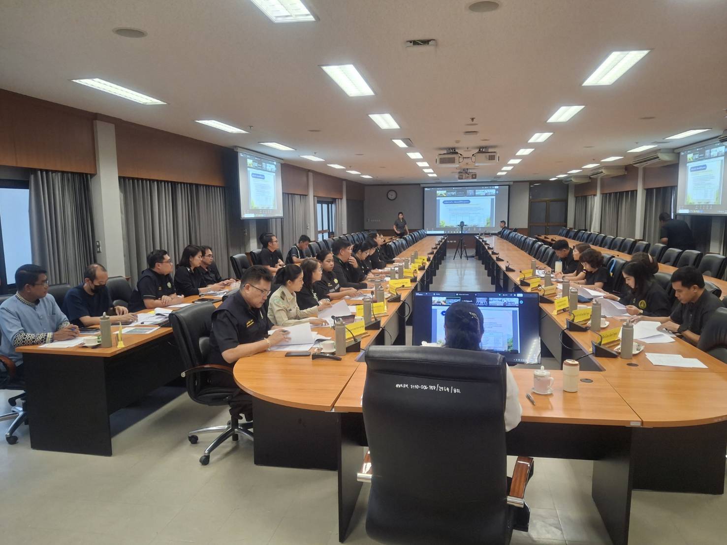 title - ส.ป.ก.ลำพูน เข้าร่วมการประชุมคณะกรรมการติดตามและขับเคลื่อนโครงการอันเนื่องมาจากพระราชดำริ ครั้งที่ 1/2569 ผ่านระบบ Zoom Meeting  ณ ศาลากลางจังหวัดลำพูน