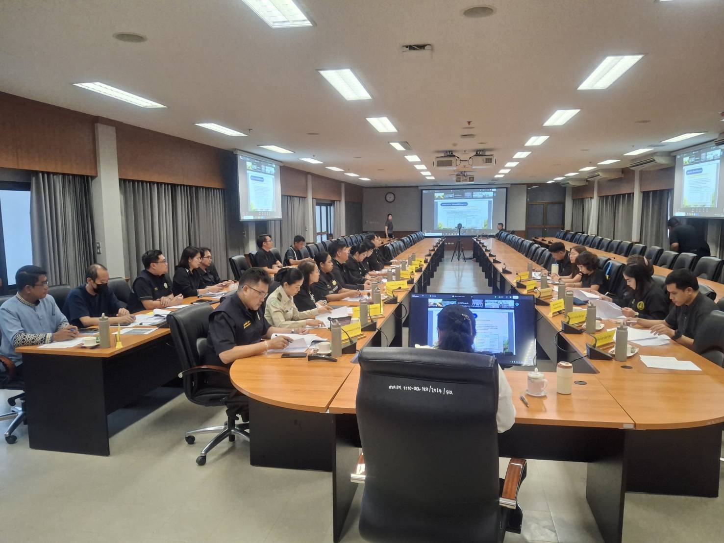 title - ส.ป.ก.ลำพูน เข้าร่วมการประชุมคณะกรรมการติดตามและขับเคลื่อนโครงการอันเนื่องมาจากพระราชดำริ ครั้งที่ 1/2569 ผ่านระบบ Zoom Meeting  ณ ศาลากลางจังหวัดลำพูน
