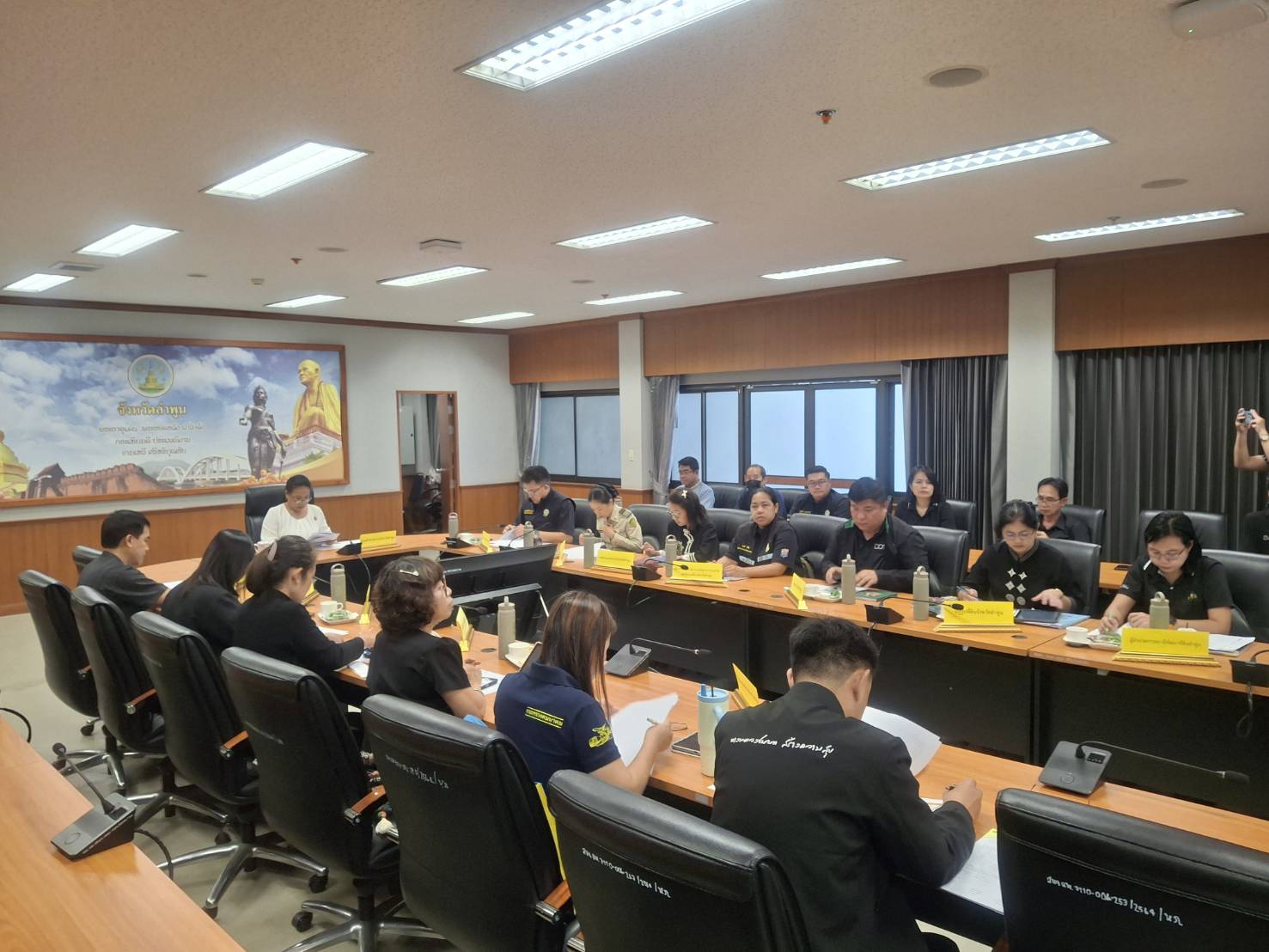 title - ส.ป.ก.ลำพูน เข้าร่วมการประชุมคณะกรรมการติดตามและขับเคลื่อนโครงการอันเนื่องมาจากพระราชดำริ ครั้งที่ 1/2569 ผ่านระบบ Zoom Meeting  ณ ศาลากลางจังหวัดลำพูน