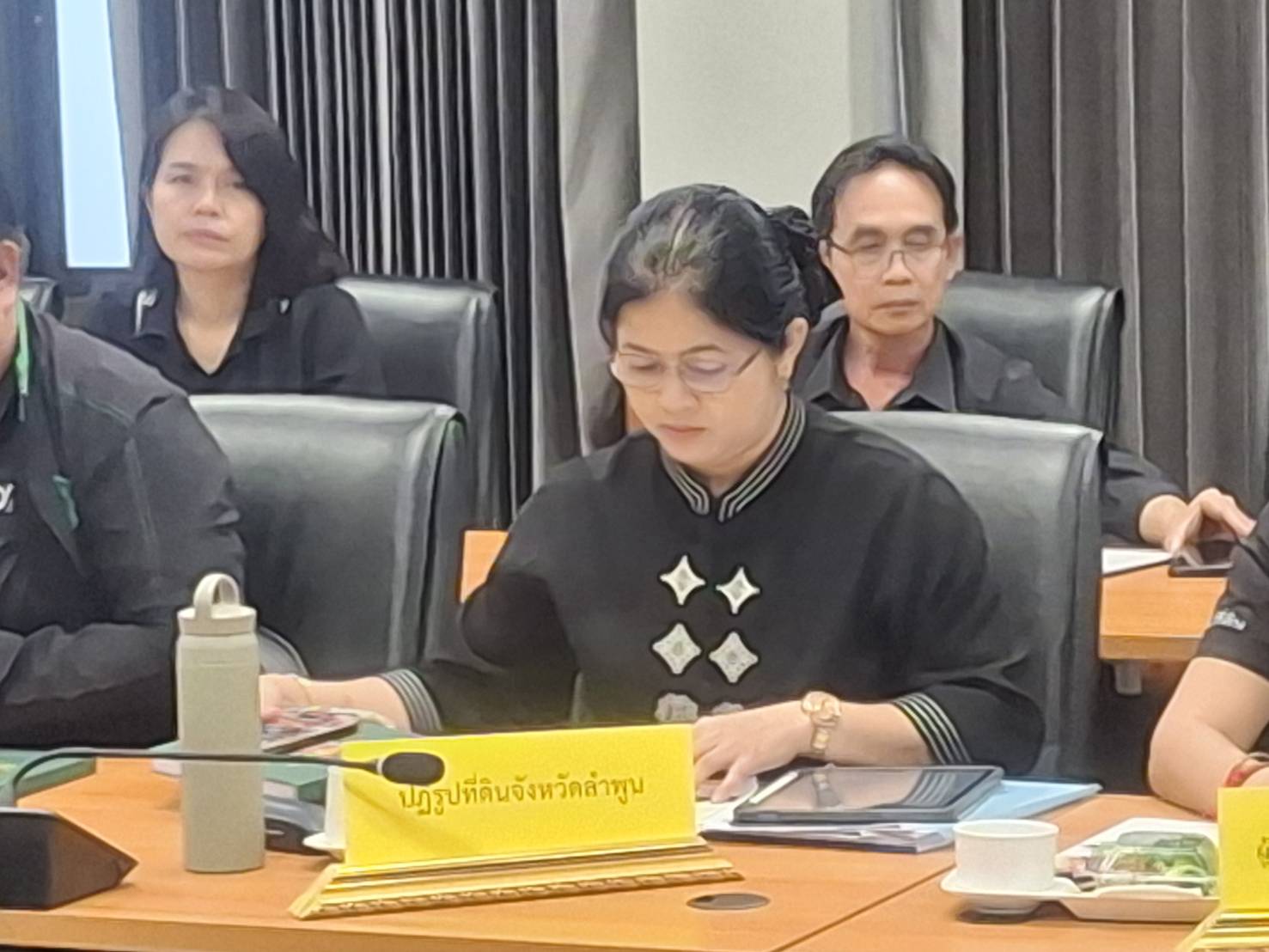title - ส.ป.ก.ลำพูน เข้าร่วมการประชุมคณะกรรมการติดตามและขับเคลื่อนโครงการอันเนื่องมาจากพระราชดำริ ครั้งที่ 1/2569 ผ่านระบบ Zoom Meeting  ณ ศาลากลางจังหวัดลำพูน