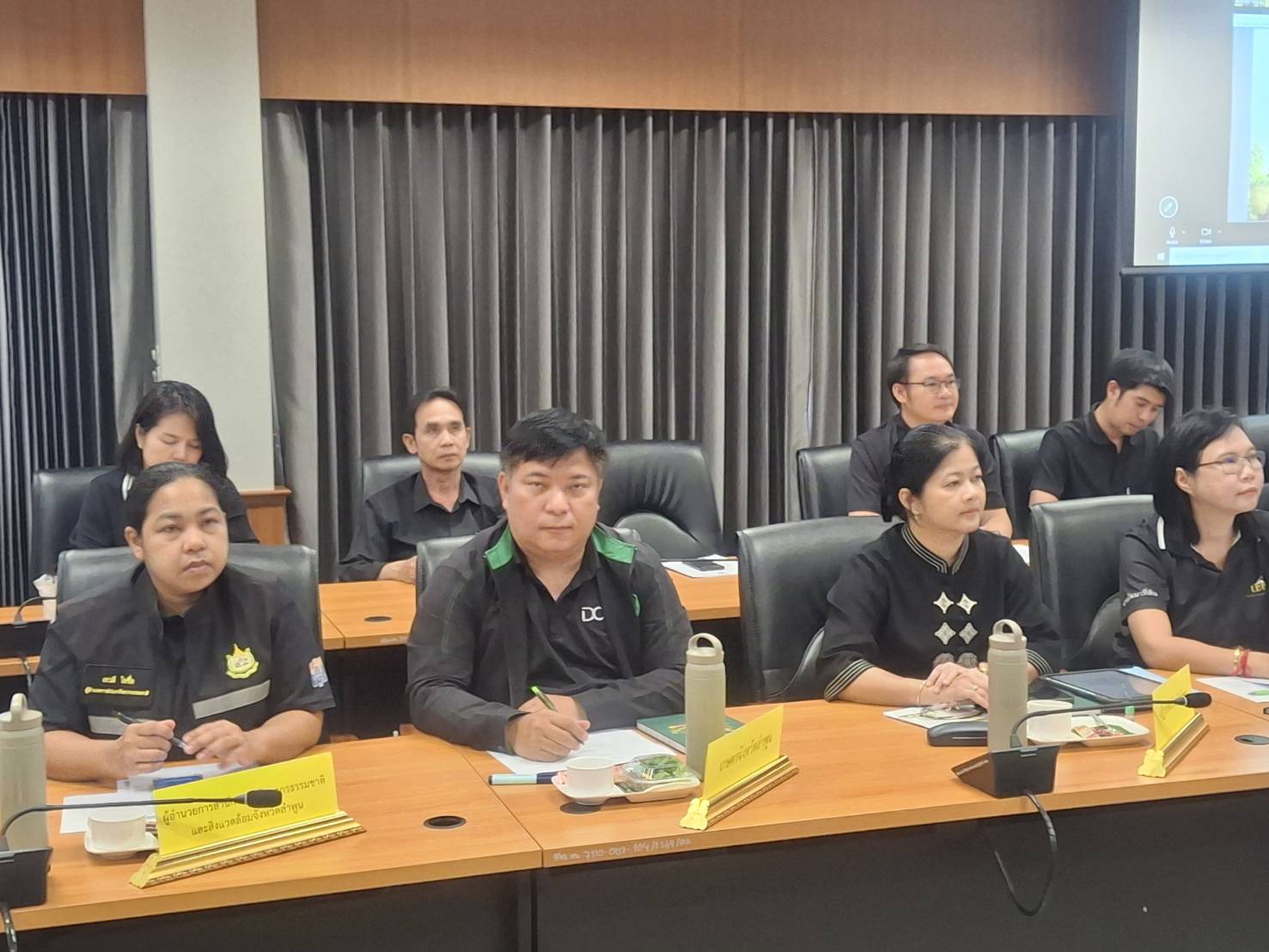 title - ส.ป.ก.ลำพูน เข้าร่วมการประชุมคณะกรรมการติดตามและขับเคลื่อนโครงการอันเนื่องมาจากพระราชดำริ ครั้งที่ 1/2569 ผ่านระบบ Zoom Meeting  ณ ศาลากลางจังหวัดลำพูน