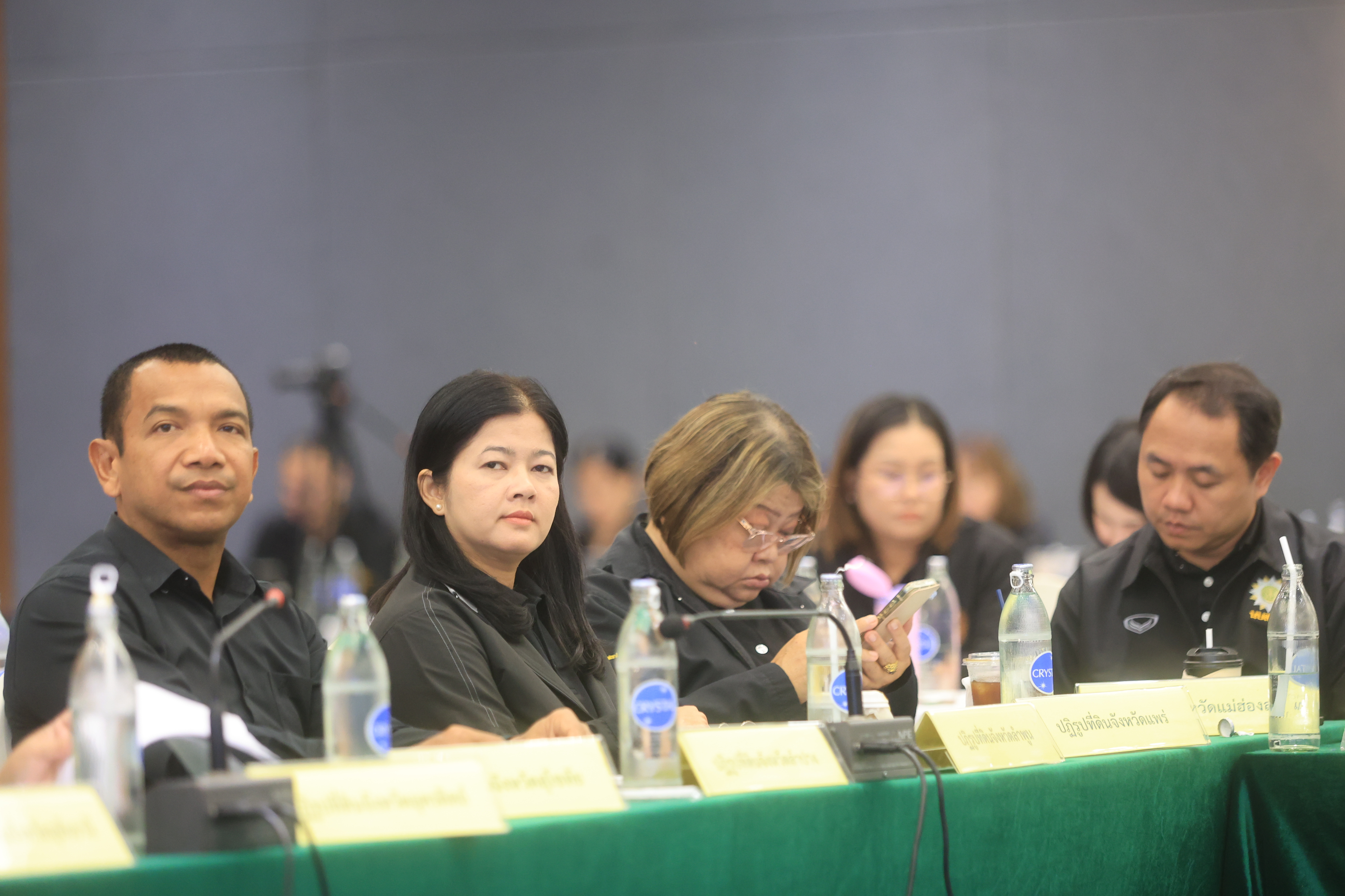 title - เร่งรัดงบประมาณ สู่ผลลัพธ์ที่เป็นรูปธรรม! ส.ป.ก.ลำพูน เข้าร่วมประชุมคณะทำงานติดตามเร่งรัดการใช้จ่ายเงินงบประมาณ ประจำปีงบประมาณ พ.ศ. 2569  ของสำนักงานการปฏิรูปที่ดินเพื่อเกษตรกรรม ครั้งที่ 4/2569