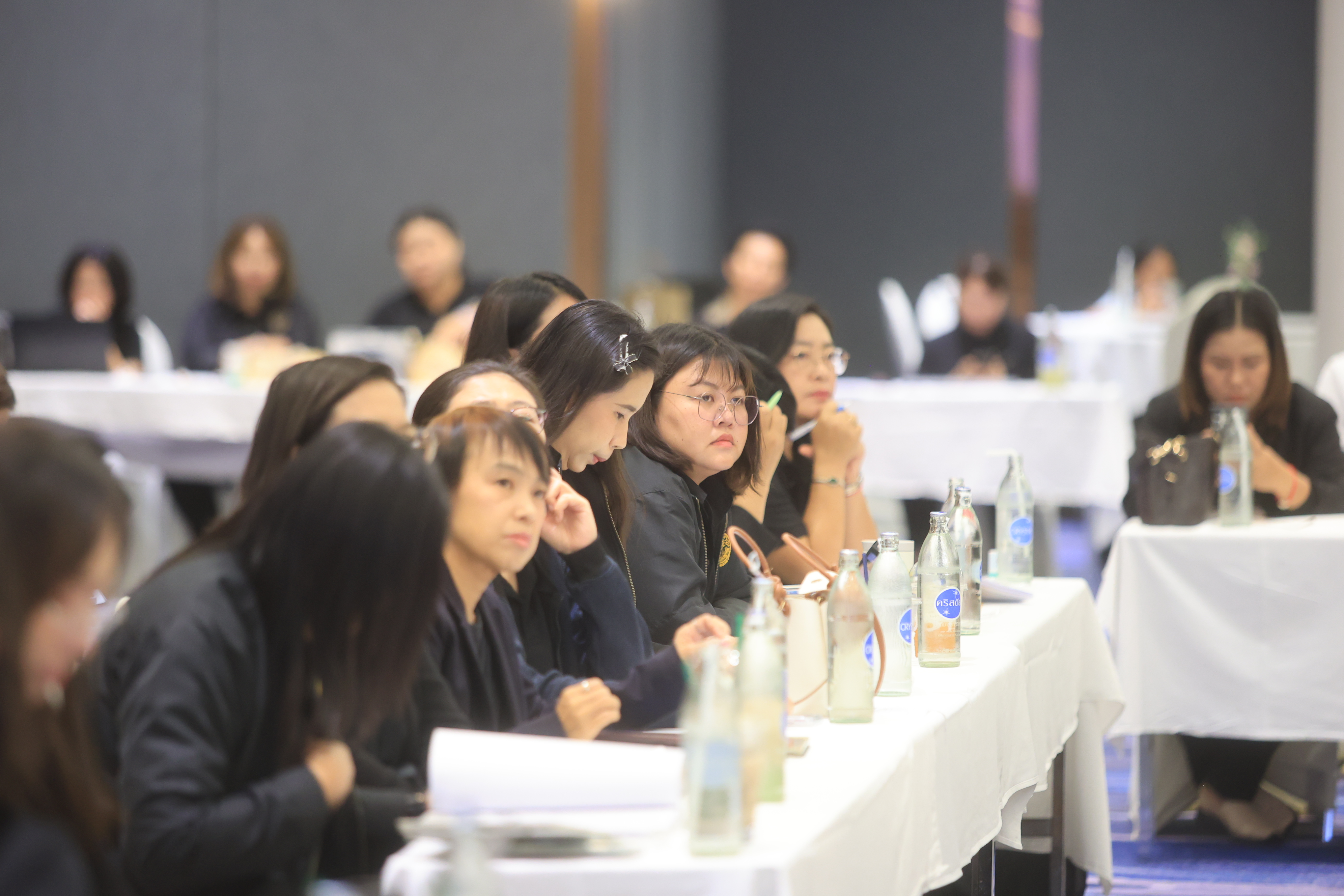 title - เร่งรัดงบประมาณ สู่ผลลัพธ์ที่เป็นรูปธรรม! ส.ป.ก.ลำพูน เข้าร่วมประชุมคณะทำงานติดตามเร่งรัดการใช้จ่ายเงินงบประมาณ ประจำปีงบประมาณ พ.ศ. 2569  ของสำนักงานการปฏิรูปที่ดินเพื่อเกษตรกรรม ครั้งที่ 4/2569