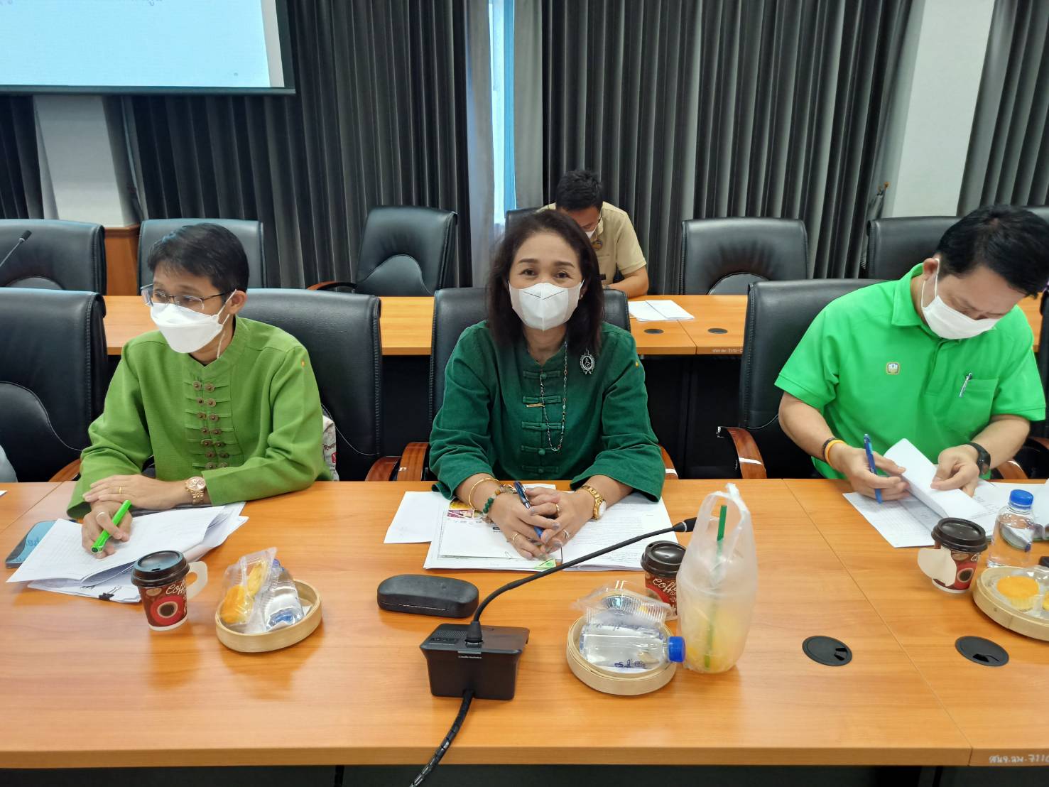 การประชุมคณะทำงานส่งเสิรมพัฒนาอาชีพและการตลาด ภายใต้คณะอนุกรรมการนโยบายที่ดินจังหวัด (คทช.จังหวัด)