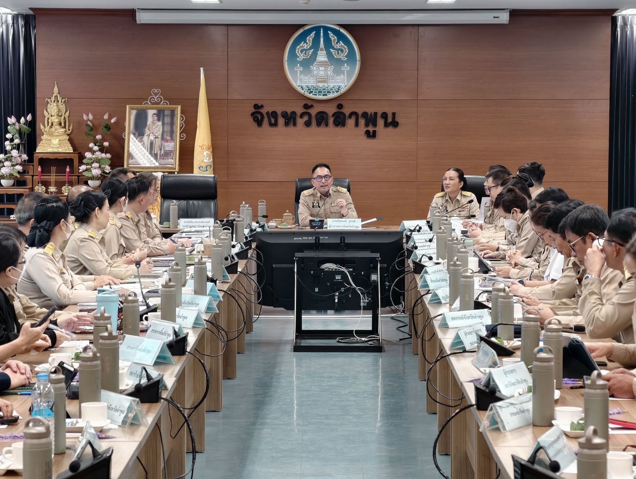 นางสาวยุพา ราชจินดา ปฏิรูปที่ดินจังหวัดลำพูน ร่วมการประชุมคณะกรมการจังหวัดลำพูน ครั้งที่ 3 ประจำปี 2569 