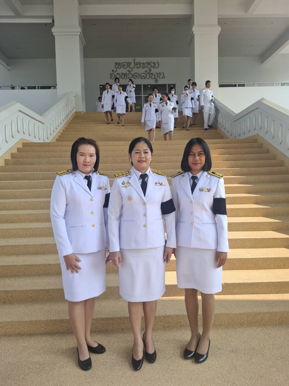 title - ปฏิรูปที่ดินจังหวัดลำพูน (นางสาวยุพา ราชจินดา) ร่วมพิธีวางพุ่มดอกไม้ถวายราชสักการะ เนื่องในวันที่ระลึกพระบาทสมเด็จพระนั่งเกล้าเจ้าอยู่หัวพระมหาเจษฎาราชเจ้า พุทธศักราช 2569