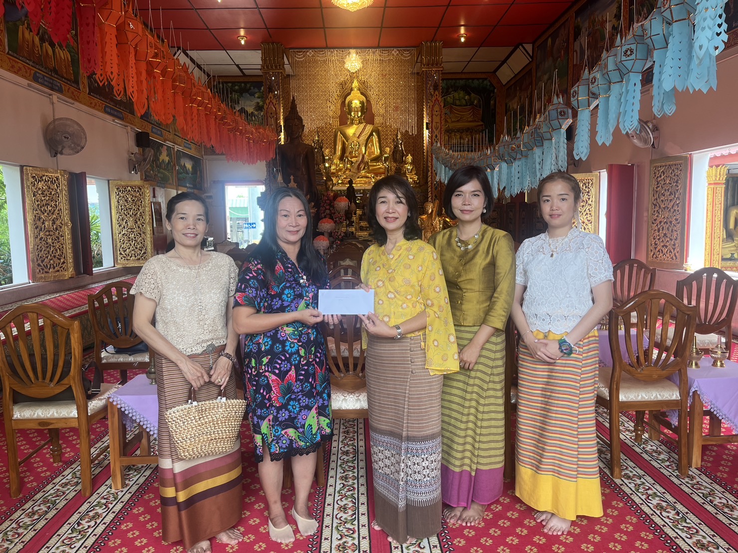 ส.ป.ก.ลำพูนร่วมกิจกรรมทำบุญครบรอบการก่อตั้ง 21 ปี สื่อลำพูน