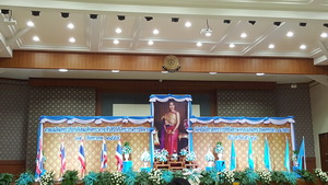 ส.ป.ก.ลำพูน ร่วมพิธีถวายพระพรชัยมงคลถวายราชสดุดีเฉลิมพระเกียรติสมเด็จพระนางเจ้าสิริกิติ์ พระบรมราชินีนาถ เนื่องในโอกาสพระราชพิธีมหามงคลเฉลิมพระชนมพรรษา ๗ รอบ ๑๒ สิงหาคม ๒๕๕๙