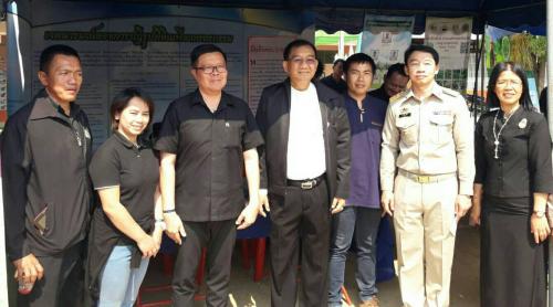 ส.ป.ก.ลำพูน ร่วมบริการเกษตรกรตามโครงการหน่วยบำบัดทุกข์ บำรุงสุขและคืนความสุขให้ประชาชน จังหวัดลำพูนเคลื่อนที่ 