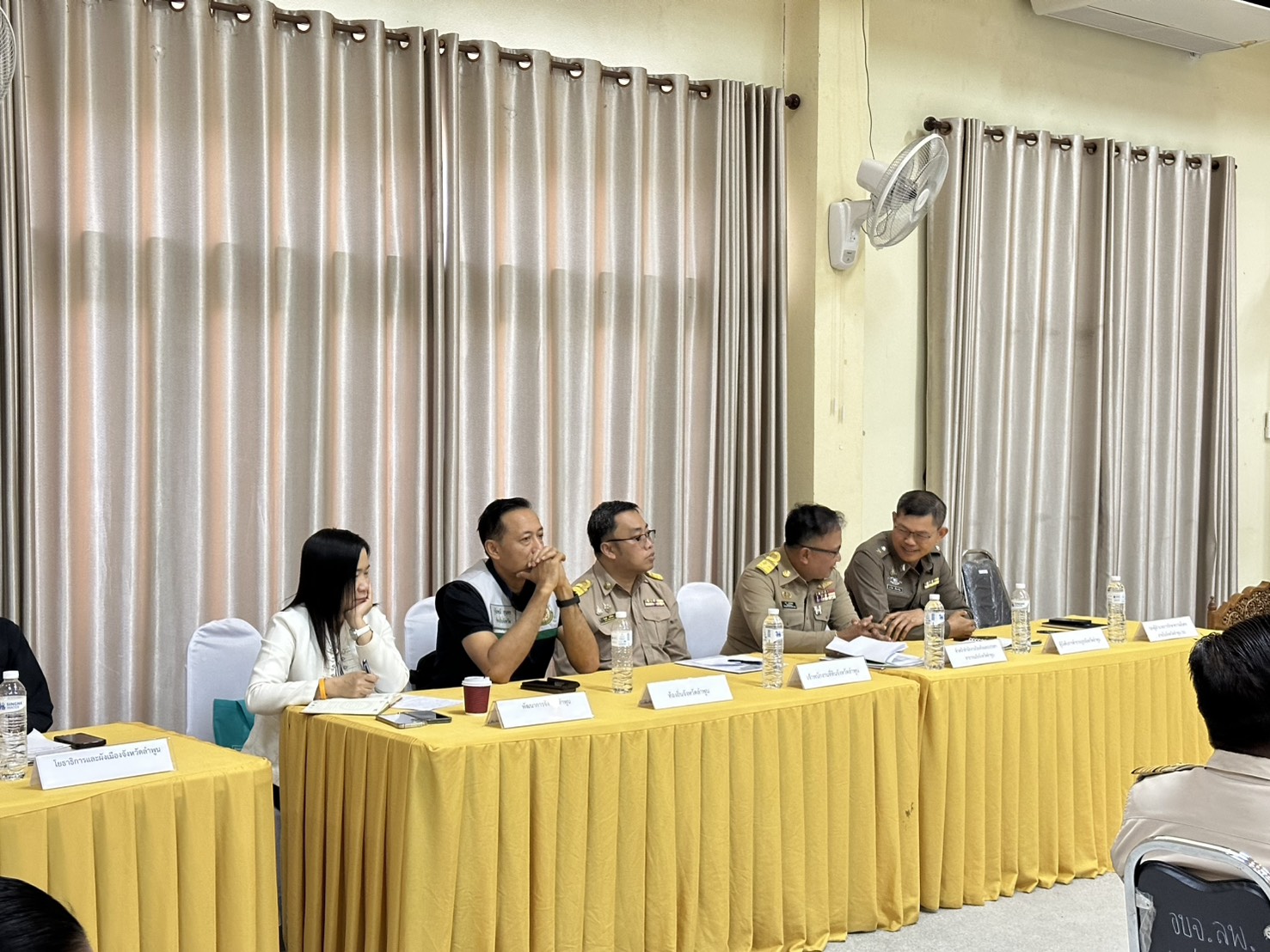 title - ปฏิรูปที่ดินจังหวัดลำพูน พร้อมด้วยส่วนราชการจังหวัดลำพูน ร่วมติดตามผู้ว่าราชการจังหวัดลำพูน ในการประชาสัมพันธ์และสร้างการรับรู้ นโยบายสำคัญของจังหวัดลำพูน 