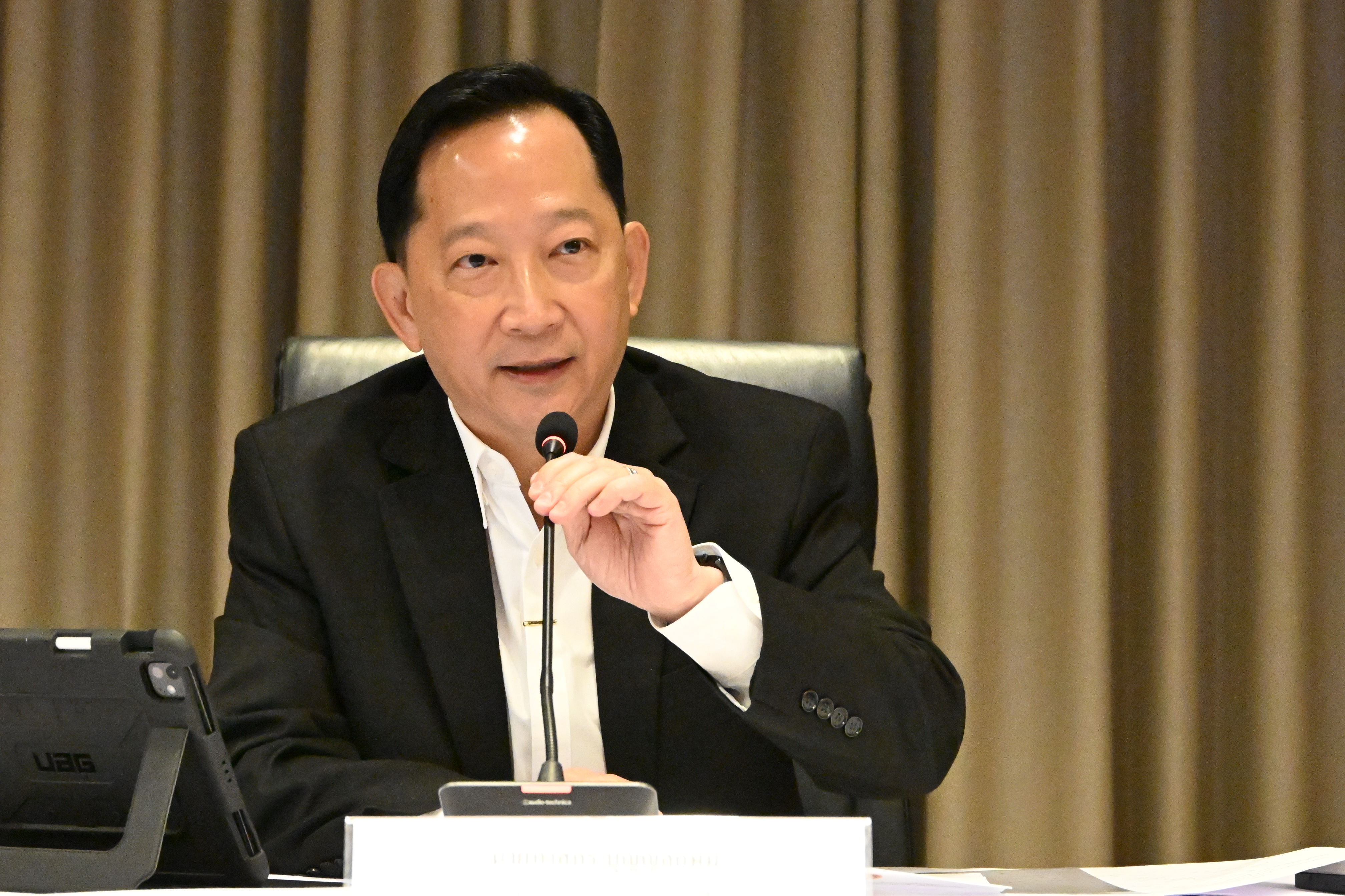 title - สำนักจัดการปฏิรูปที่ดินเข้าร่วมประชุมกำหนดแนวทางการแก้ไขปัญหาการเข้ามาตั้งถิ่นฐานและการครอบงำธุรกิจของคนต่างด้าวในประเทศไทย