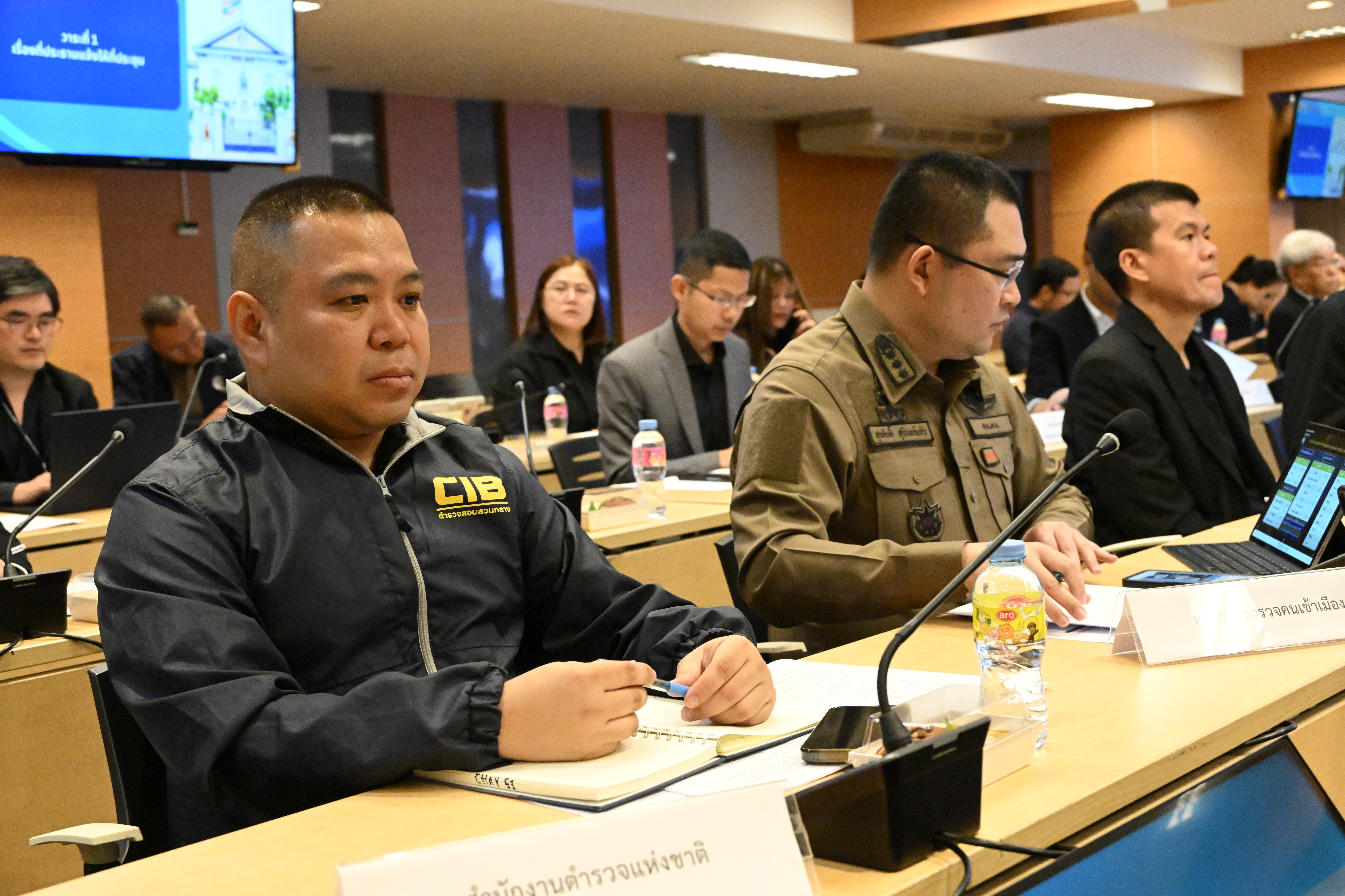 title - สำนักจัดการปฏิรูปที่ดินเข้าร่วมประชุมกำหนดแนวทางการแก้ไขปัญหาการเข้ามาตั้งถิ่นฐานและการครอบงำธุรกิจของคนต่างด้าวในประเทศไทย