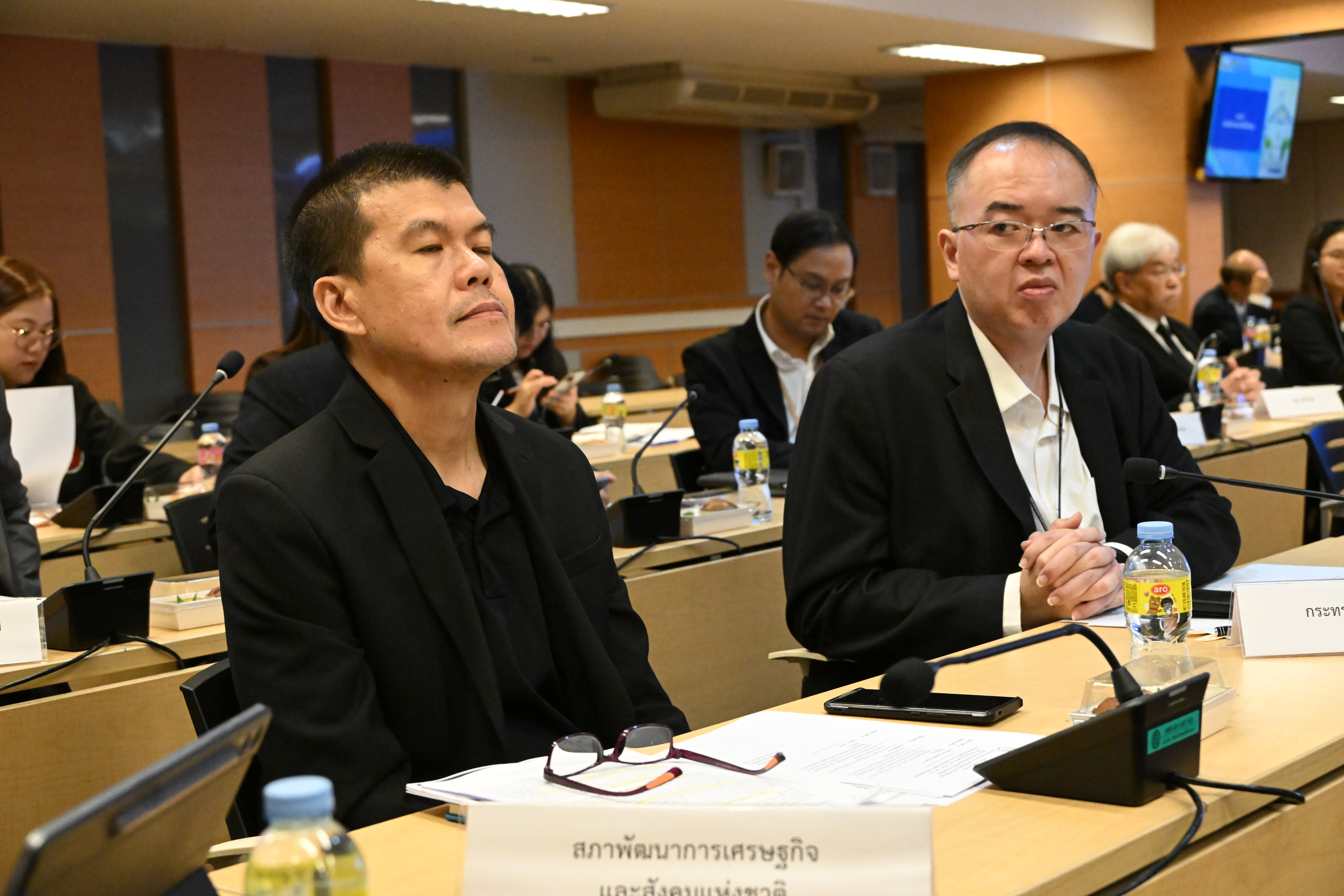 title - สำนักจัดการปฏิรูปที่ดินเข้าร่วมประชุมกำหนดแนวทางการแก้ไขปัญหาการเข้ามาตั้งถิ่นฐานและการครอบงำธุรกิจของคนต่างด้าวในประเทศไทย