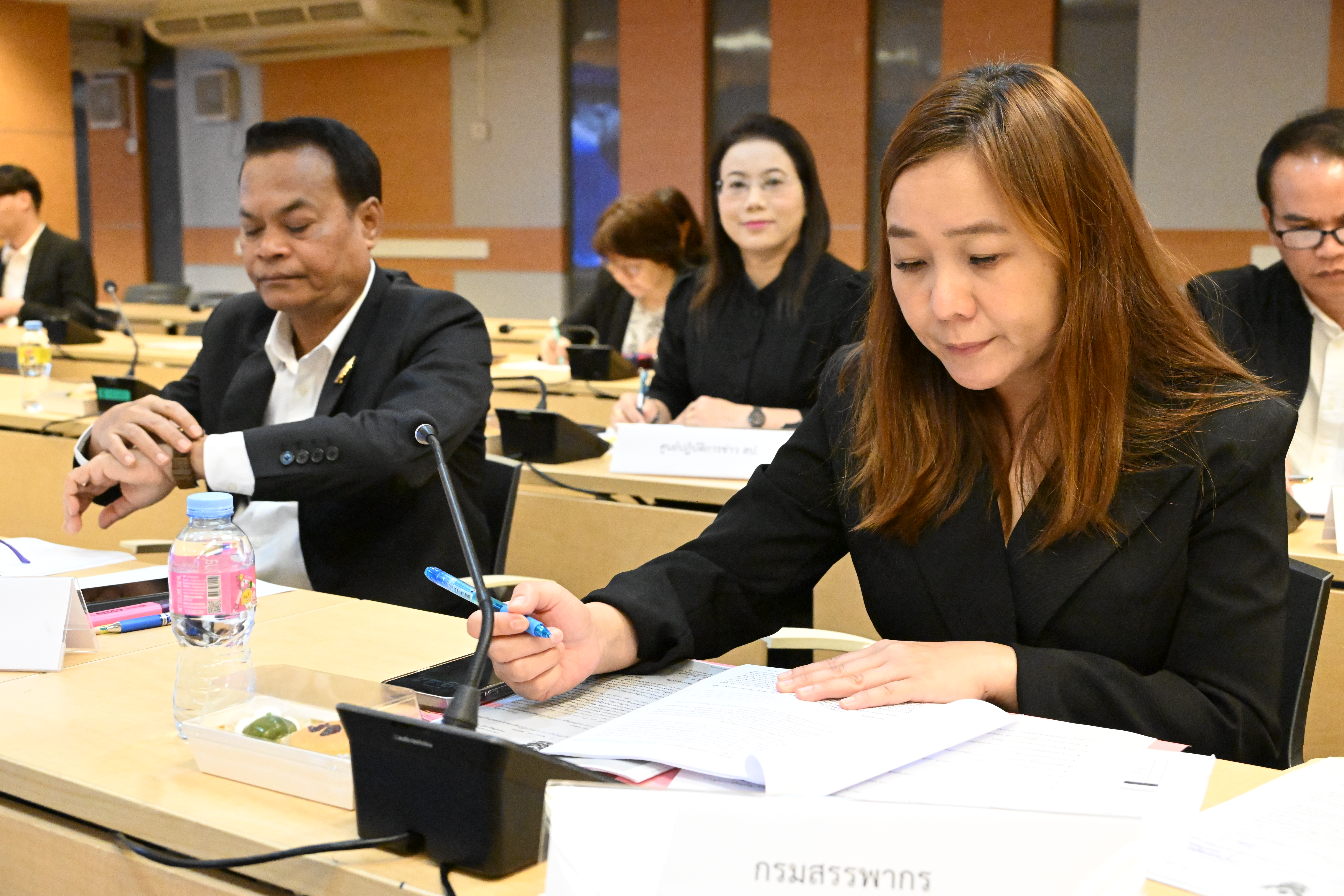 title - สำนักจัดการปฏิรูปที่ดินเข้าร่วมประชุมกำหนดแนวทางการแก้ไขปัญหาการเข้ามาตั้งถิ่นฐานและการครอบงำธุรกิจของคนต่างด้าวในประเทศไทย
