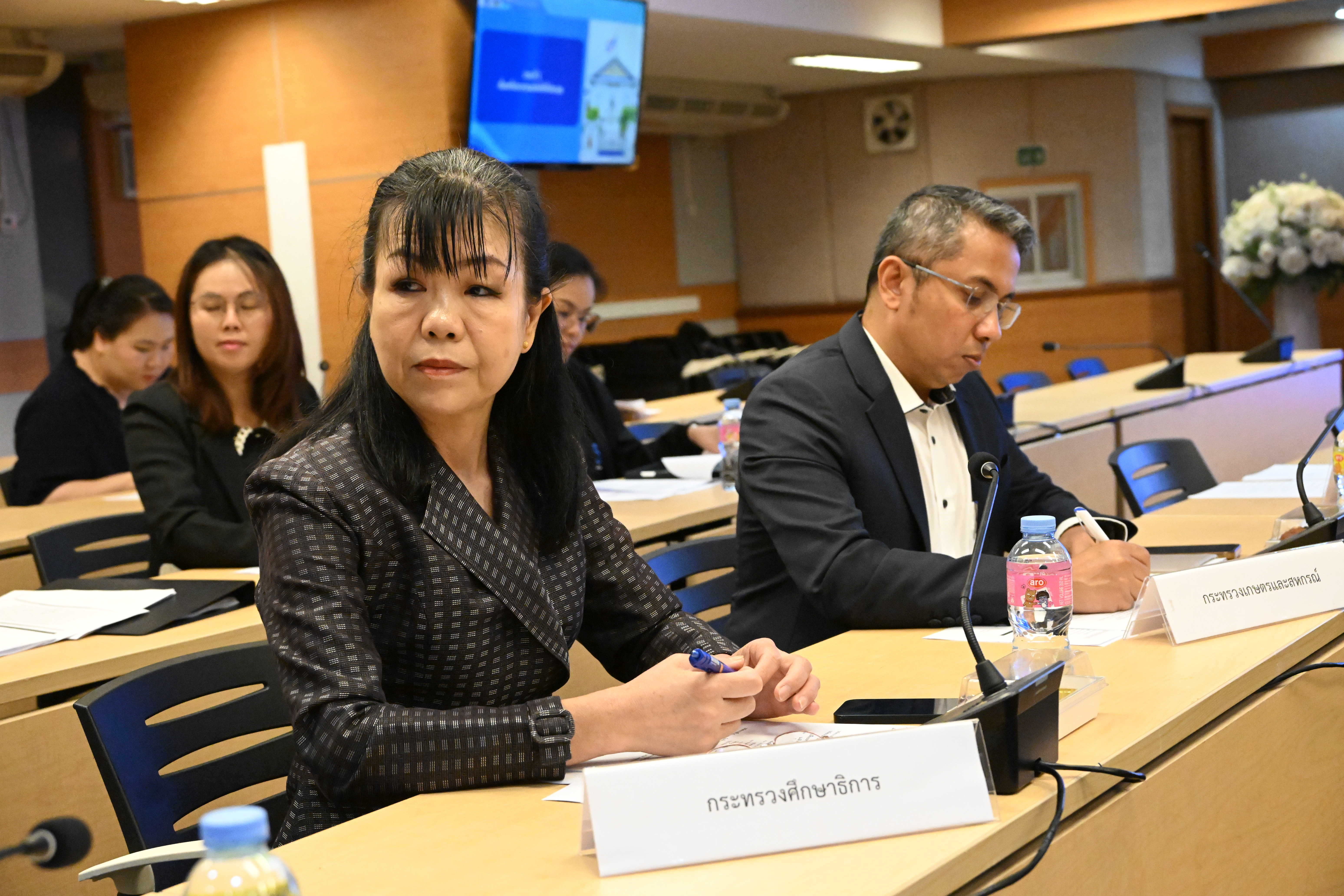 title - สำนักจัดการปฏิรูปที่ดินเข้าร่วมประชุมกำหนดแนวทางการแก้ไขปัญหาการเข้ามาตั้งถิ่นฐานและการครอบงำธุรกิจของคนต่างด้าวในประเทศไทย