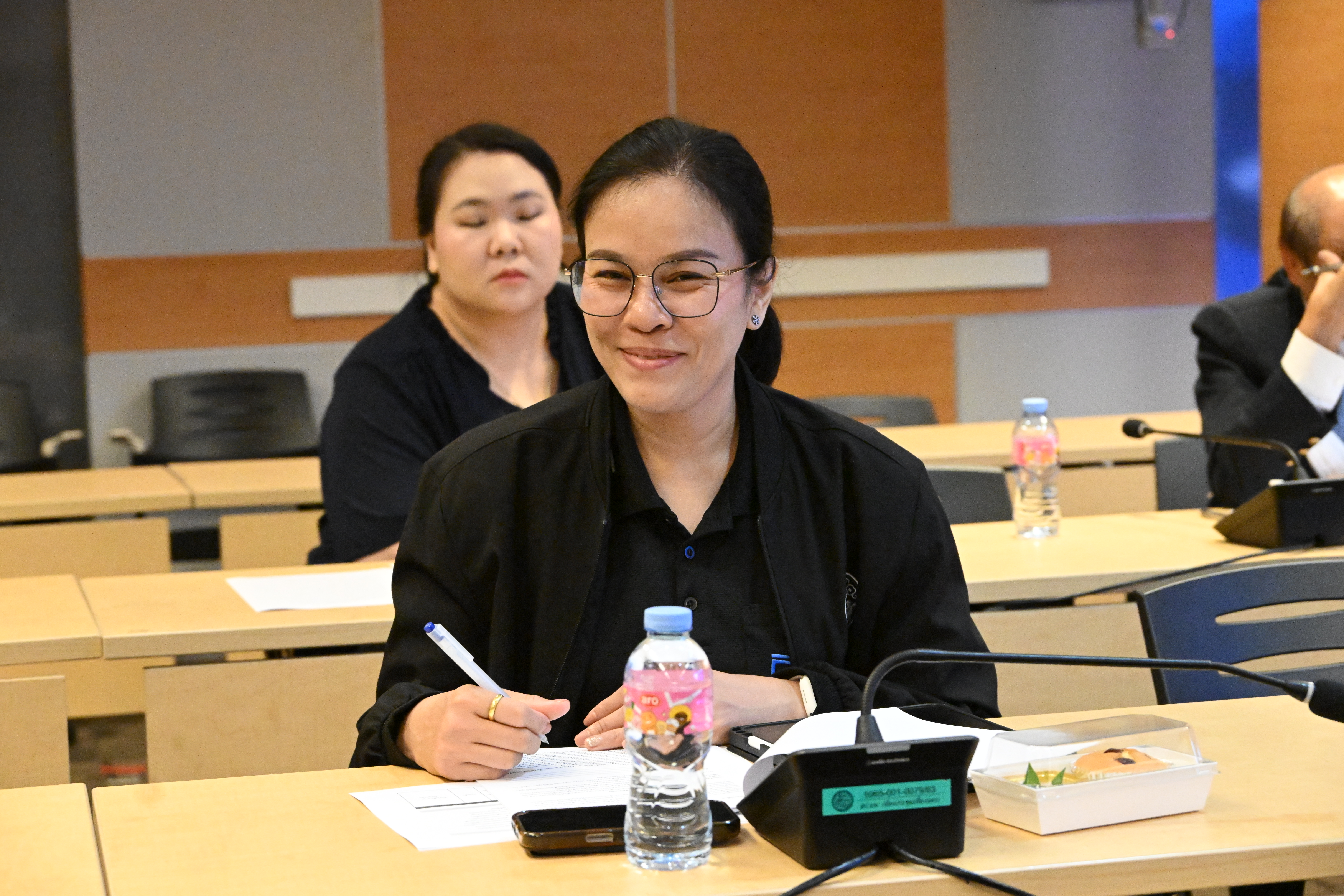 title - สำนักจัดการปฏิรูปที่ดินเข้าร่วมประชุมกำหนดแนวทางการแก้ไขปัญหาการเข้ามาตั้งถิ่นฐานและการครอบงำธุรกิจของคนต่างด้าวในประเทศไทย