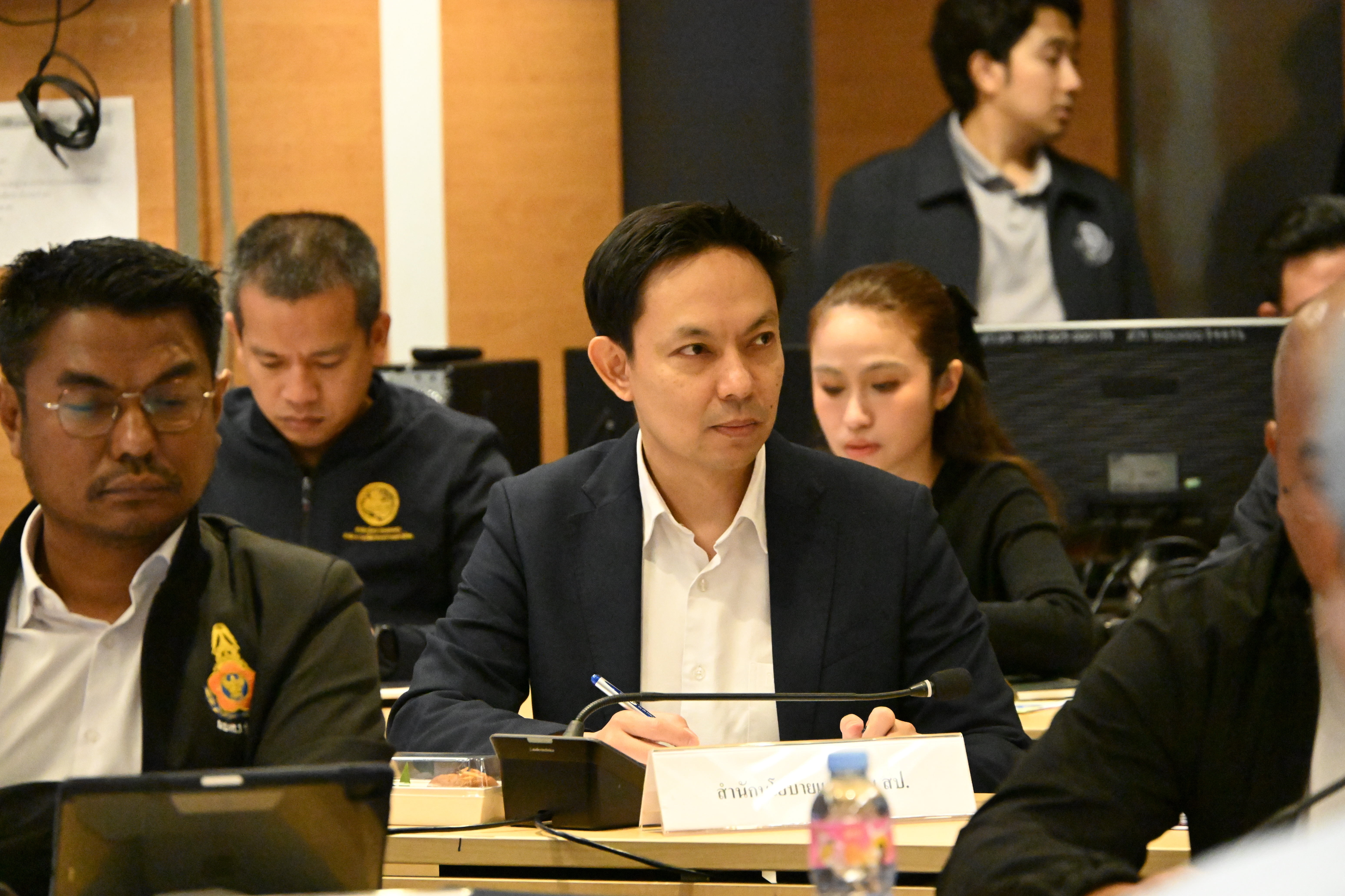 title - สำนักจัดการปฏิรูปที่ดินเข้าร่วมประชุมกำหนดแนวทางการแก้ไขปัญหาการเข้ามาตั้งถิ่นฐานและการครอบงำธุรกิจของคนต่างด้าวในประเทศไทย
