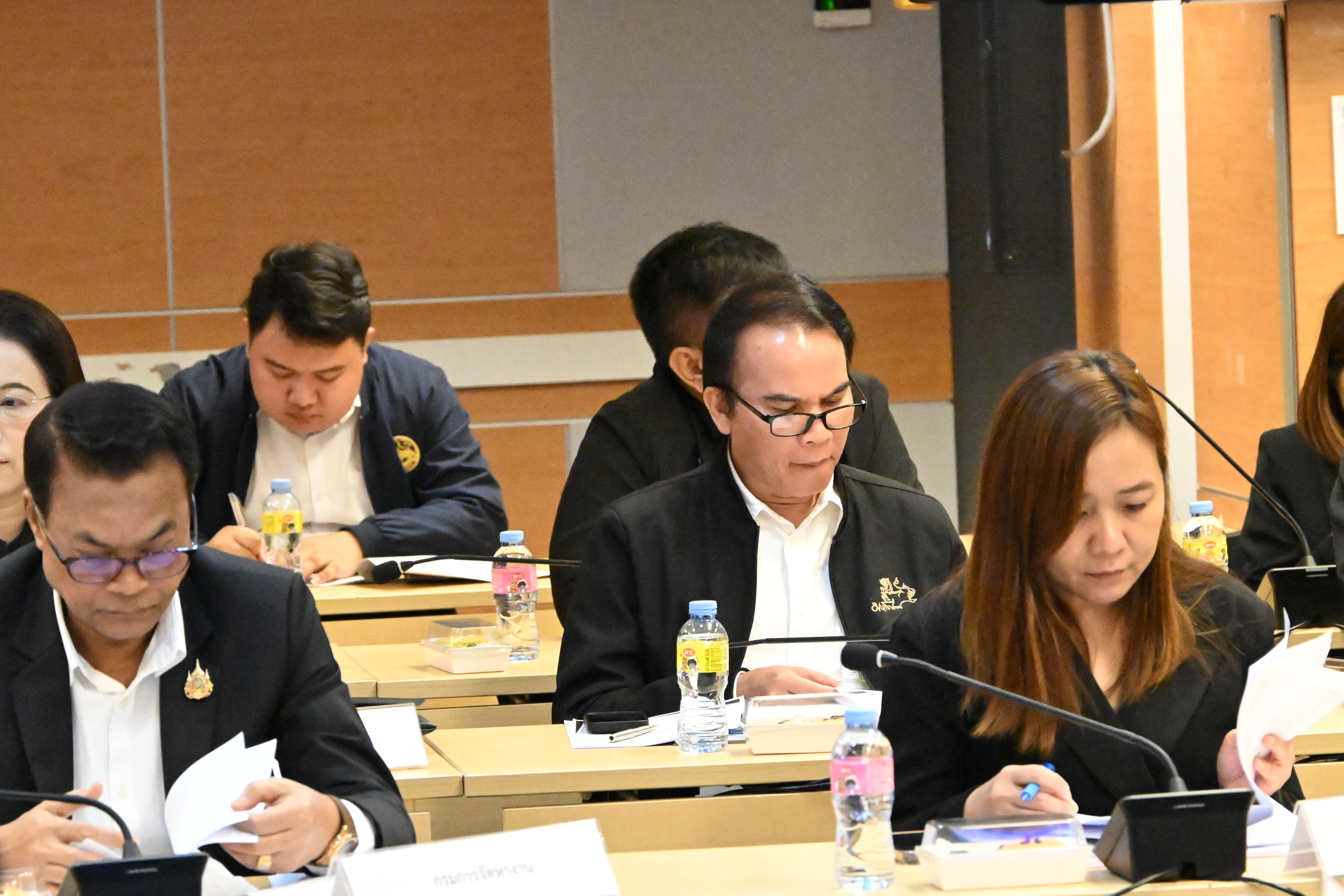 title - สำนักจัดการปฏิรูปที่ดินเข้าร่วมประชุมกำหนดแนวทางการแก้ไขปัญหาการเข้ามาตั้งถิ่นฐานและการครอบงำธุรกิจของคนต่างด้าวในประเทศไทย