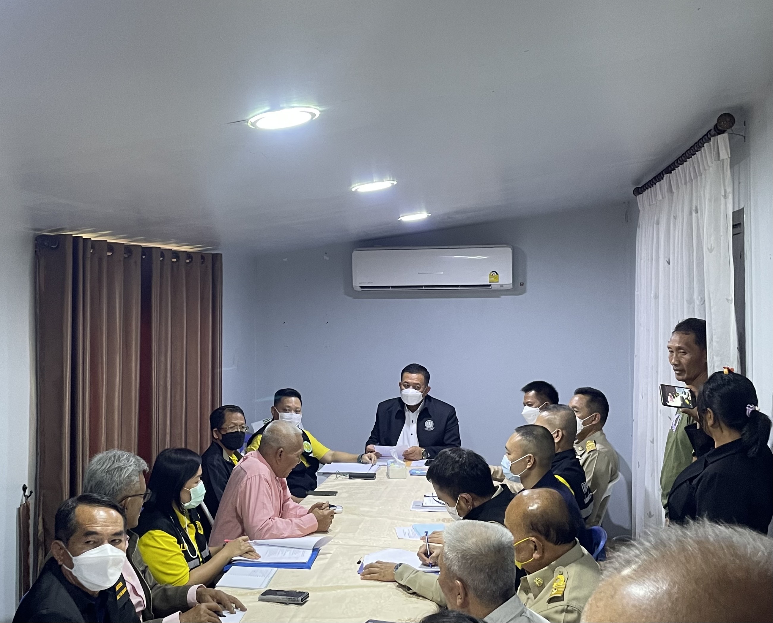 ผู้อำนวยการสำนักจัดการปฏิรูปที่ดิน ร่วมประชุมหารือติดตามการแก้ไขปัญหาของสภาเครือข่ายประชาชนอีสาน (สอส.) จังหวัดนครราชสีมา