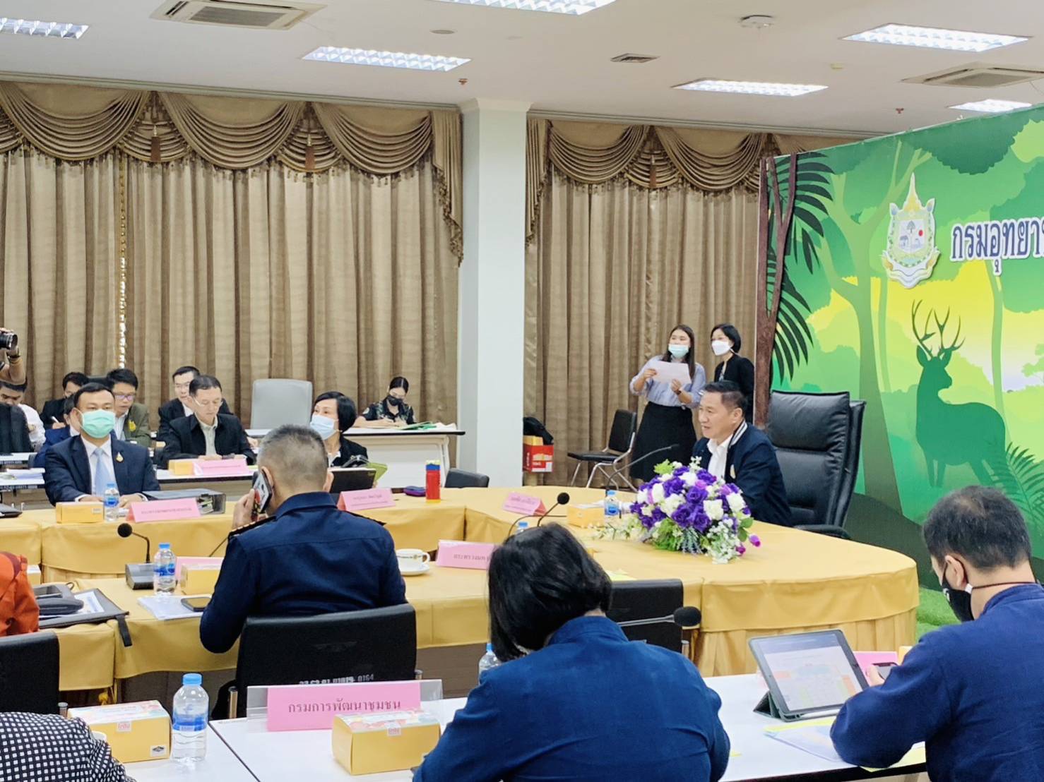 สจก. เข้าร่วมประชุมหารือเรื่องข้อเสนอแนะมาตรการหรือแนวทางในการส่งเสริมและคุ้มครองสิทธิมนุษยชน กรณีการแก้ไขปัญหากลุ่มชาติพันธุ์กะเหรี่ยงบางกลอย อำเภอแก่งกระจาน จังหวัดเพชรบุรี