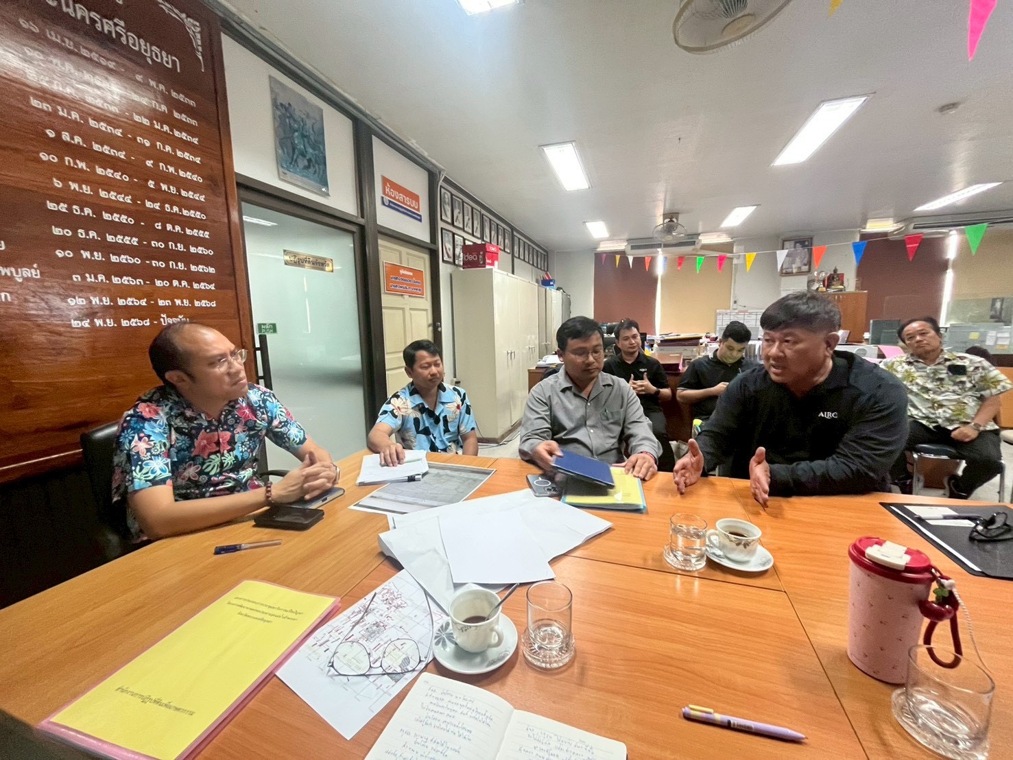 title - สจก. ร่วมประชุมหารือกับสำนักงานการปฏิรูปที่ดินจังหวัดพระนครศรีอยุธยา เพื่อวางแผนจัดเก็บข้อมูลและแก้ไขปัญหาที่ดินโครงการพัฒนาเกษตรชลประทานลุ่มแม่น้ำเจ้าพระยา