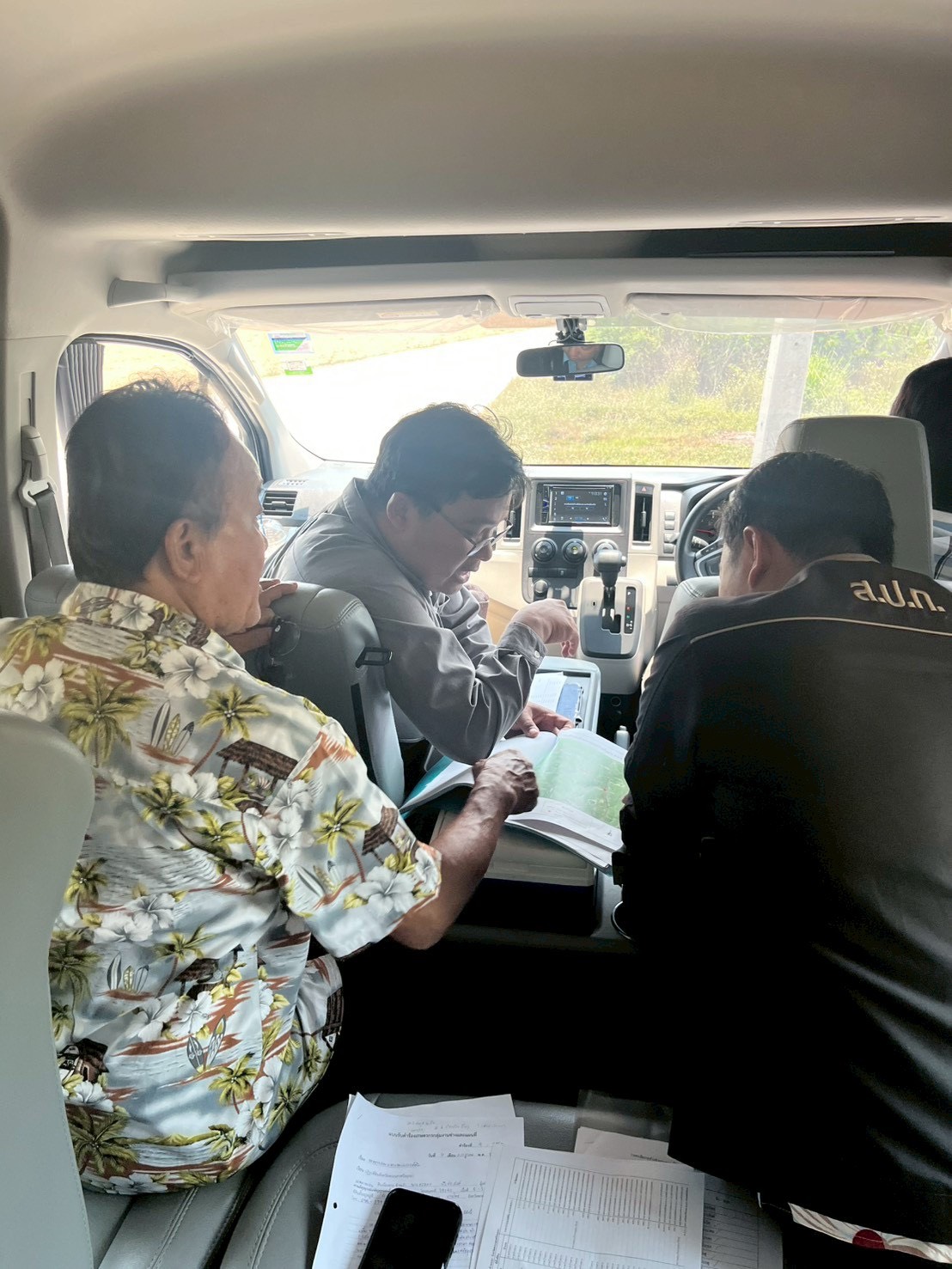 title - สจก. ร่วมประชุมหารือกับสำนักงานการปฏิรูปที่ดินจังหวัดพระนครศรีอยุธยา เพื่อวางแผนจัดเก็บข้อมูลและแก้ไขปัญหาที่ดินโครงการพัฒนาเกษตรชลประทานลุ่มแม่น้ำเจ้าพระยา