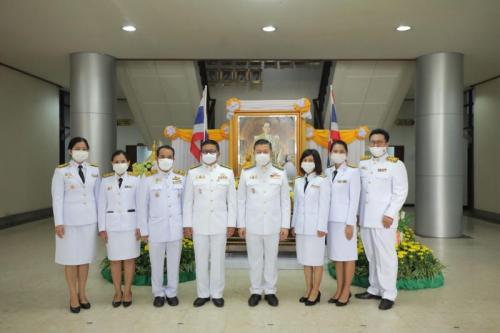 พิธีน้อมรำลึกในพระมหากรุณาธิคุณ เนื่องในวันคล้ายวันพระราชสมภพ พระบาทสมเด็จพระบรมชนกาธิเบศร มหาภูมิพลอดุลยเดชมหาราช บรมนาถบพิตร
