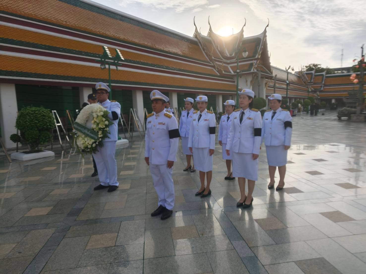 title - สจก. ร่วมวางพวงมาลาถวายราชสักการะ พระบาทสมเด็จพระปรเมนทรมหาอานันทมหิดล พระอัฐมรามาธิบดินทร