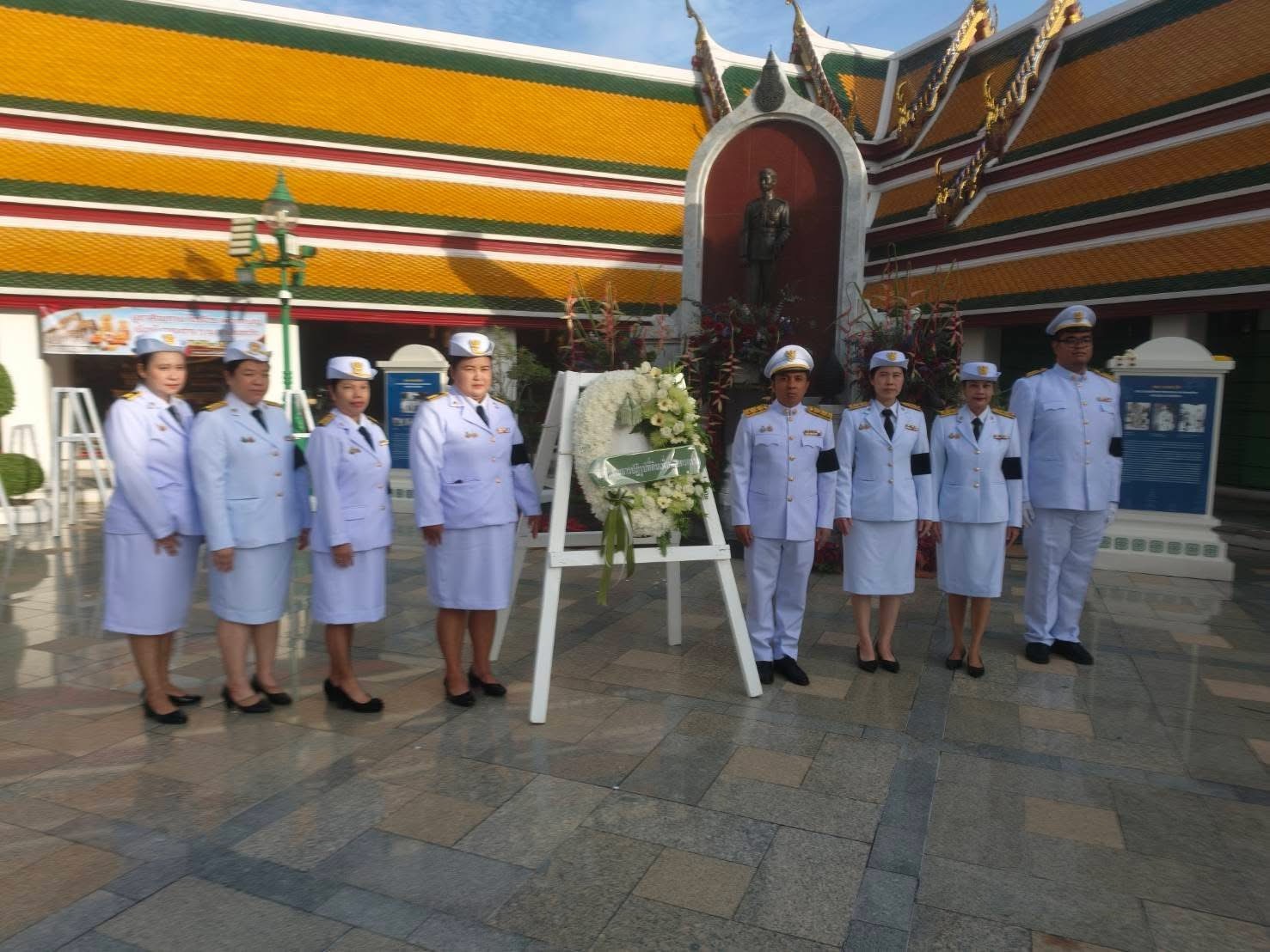 title - สจก. ร่วมวางพวงมาลาถวายราชสักการะ พระบาทสมเด็จพระปรเมนทรมหาอานันทมหิดล พระอัฐมรามาธิบดินทร