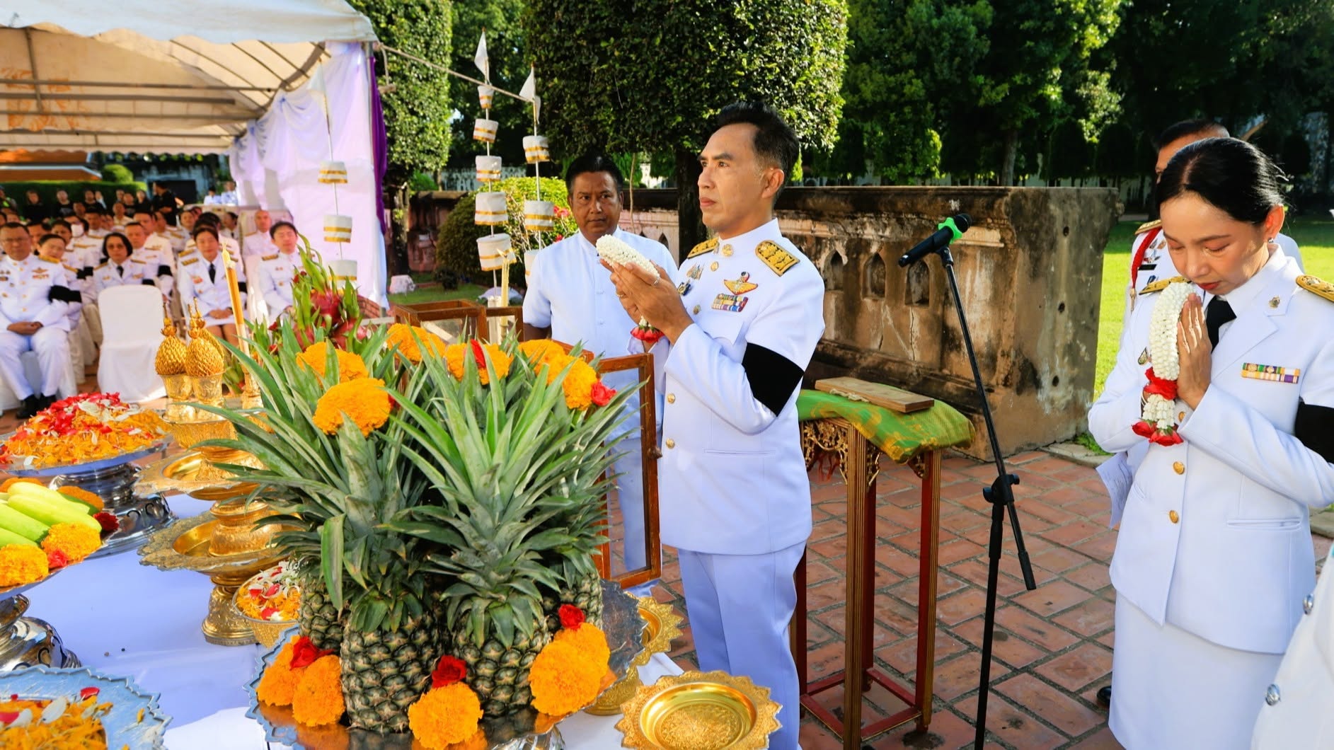 title - วันพฤหัสบดีที่ 1 ตุลาคม 2569 นางสาววรัญญา นิ่มกุล ปฏิรูปที่ดินจังหวัดลพบุรีพร้อมเจ้าหน้าที่ ส.ป.ก.ลพบุรี เข้าร่วมพิธีวันคล้ายวันสวรรคต 