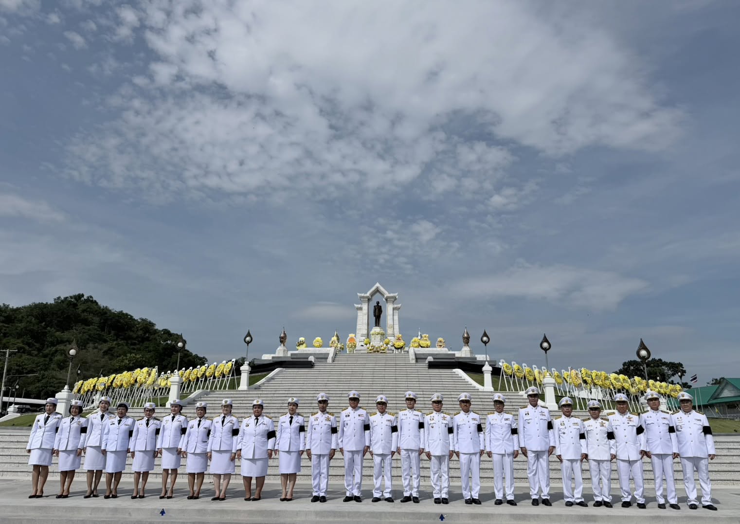 title - วันอังคาร ที่13 ตุลาคม 2569 นางสาววรัญญา นิ่มกุล ปฏิรูปที่ดินจังหวัดลพบุรี และเจ้าหน้าที่ฝ่ายบริหารทั่วไป เข้าร่วมกิจกรรมเนื่องในวันนวมินทรมหาราช 13 ตุลาคม 2569ณ พระบรมราชานุสาวรีย์พระบาทสมเด็จพระบรมชนกาธิเบศร มหาภูมิพลอดุลยเดชมหาราชบรมนาถบพิตร ศูนย์การทหารปืนใหญ่ ค่ายภูมิพล ต.เขาพระงาม อ.เมือง จ.ลพบุรี