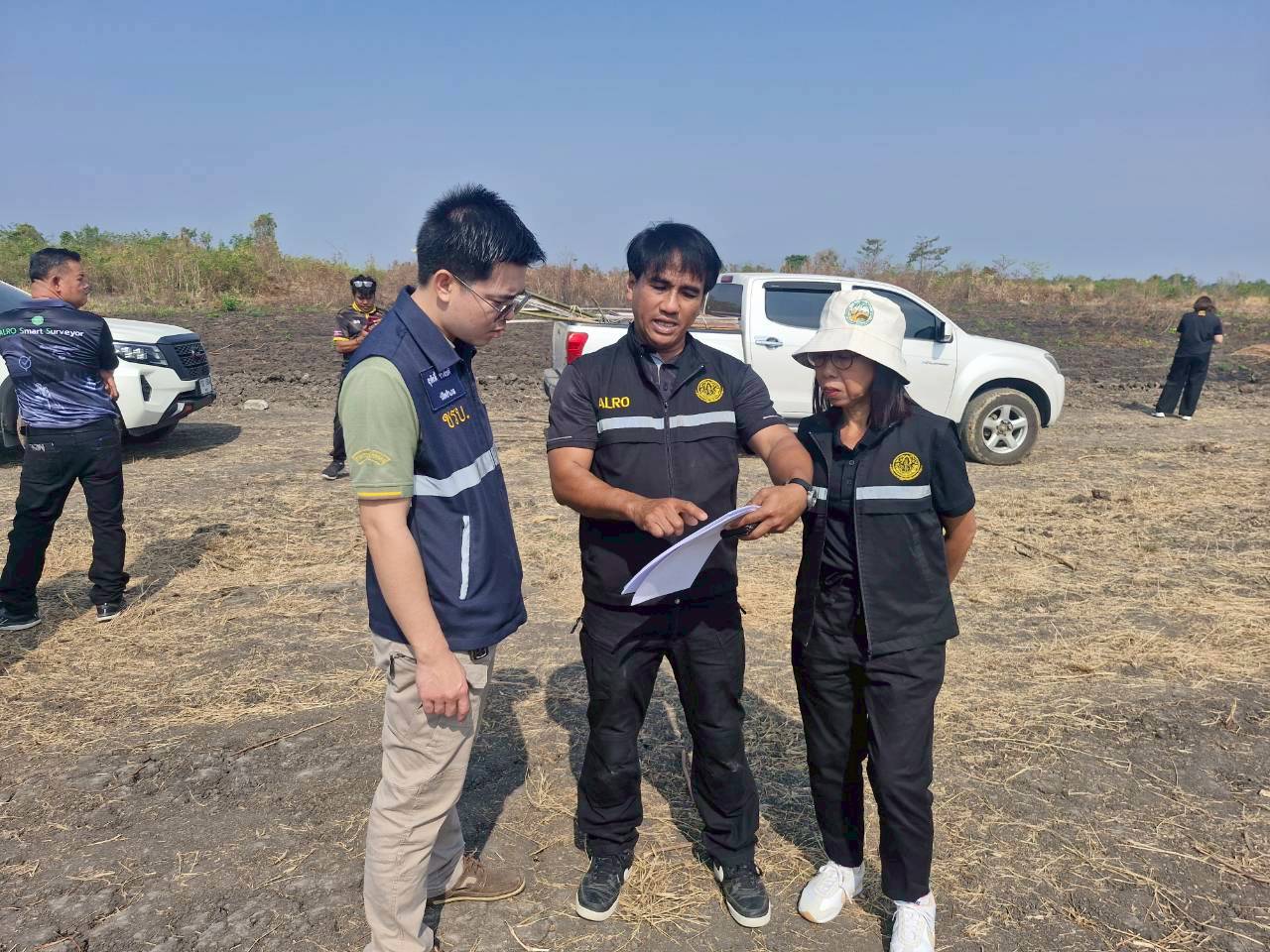 title - ลงพื้นที่ปักป้ายประกาศ เรื่อง ห้ามมิให้บุคคลใดบุกรุกเข้ามาใช้ประโยชน์ในที่ดินในเขตปฏิรูปที่ดินจังหวัดลพบุรี