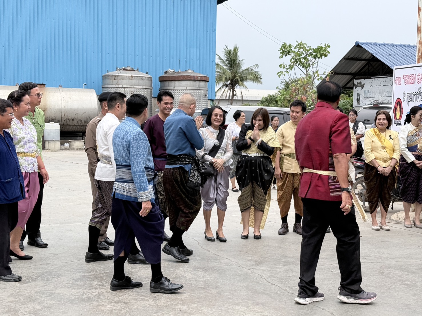 title - วันจันทร์ที่ 9 กุมภาพันธ์ 2569 ว่าที่ร้อยตรี ทรงพล แป้นแก้ว รองผู้ว่าราชการจังหวัดลพบุรี เป็นประธานในพิธีเปิดงาน “Green Gain Day” สร้างการเรียนรู้และสร้างแรงจูงใจ “ไม่เผาแต่ได้รายได้” ภายใต้โครงการส่งเสริมการเกษตรที่เป็นมิตรกับสิ่งแวดล้อม ปี 2569ทั้งนี้ นางสาววรัญญา นิ่มกุล ปฏิรูปที่ดินจังหวัดลพบุรี พร้อมด้วยเจ้าหน้าที่กลุ่มยุทธศาสตร์ และการปฏิรูปที่ดิน ร่วมจัดนิทรรศการ “Green Gain Day” สร้างการเรียนรู้และสร้างแรงจูงใจ  “ไม่เผาแต่ได้รายได้” เพื่อเสริมสร้างการมีส่วนร่วมของเกษตรกรและชุมชนในการบริหารจัดการพื้นที่ และแก้ไขปัญหาการเผาในพื้นที่เกษตร ตลอดจนแนวทางการสร้างมูลค่าเพิ่มจากเศษวัสดุเหลือใช้ทางการเกษตร ณ ศูนย์เรียนรู้กสิกรรมไร้สารพิษละโว้ธานี ตำบลท่าวุ้ง อำเภอท่าวุ้ง จังหวัดลพบุรี