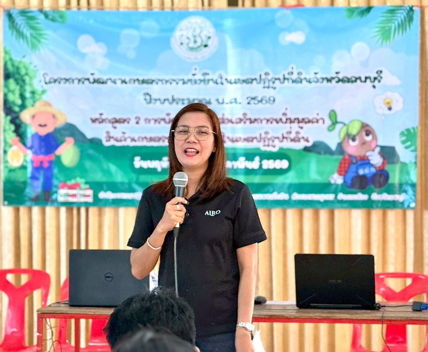 title - วันที่ 12 กุมภาพันธ์ 2569 นางสาววรัญญา นิ่มกุล ปฏิรูปที่ดินจังหวัดลพบุรี มอบหมายให้กลุ่มยุทธศาสตร์ และการปฏิรูปที่ดิน ดำเนินการจัดฝึกอบรมโครงการพัฒนาเกษตรกรรมยั่งยืนในเขตปฏิรูปที่ดินจังหวัดลพบุรี ปีงบประมาณ พ.ศ. 2569 หลักสูตร 2 การพัฒนาและส่งเสริมการเพิ่มมูลค่าสินค้าเกษตรกรรมยั่งยืนในเขตปฏิรูปที่ดิน ให้แก่เกษตรกร ในเขตปฏิรูปที่ดิน ตำบลหัวลำ อำเภอท่าหลวง และตำบลห้วยขุนราม อำเภอพัฒนานิคม จังหวัดลพบุรี จำนวน 50 ราย  ณ วัดศิริธรรมวนาราม (วัดทุ่งดินแดง)  หมู่ที่ 6 ตำบลหัวลำ อำเภอท่าหลวง จังหวัดลพบุรี โดยมีวัตถุประสงค์เพื่อส่งเสริม และสนับสนุนเกษตรกรในการพัฒนายกระดับการผลิต เพิ่มมูลค่าสินค้า และเพิ่มช่องทางการสร้างรายได้ ด้วยการจัดการเกษตรกรรมยั่งยืนตลอดห่วงโซ่คุณค่า รวมทั้งผู้นำเกษตรกรให้เป็นผู้ประกอบการเกษตรกรรมยั่งยืนในระดับที่พึ่งตนเองได้  สามารถเป็นต้นแบบในการขยายผลการพัฒนาให้แก่เกษตรกรในเขตปฏิรูปที่ดินจังหวัดลพบุรี