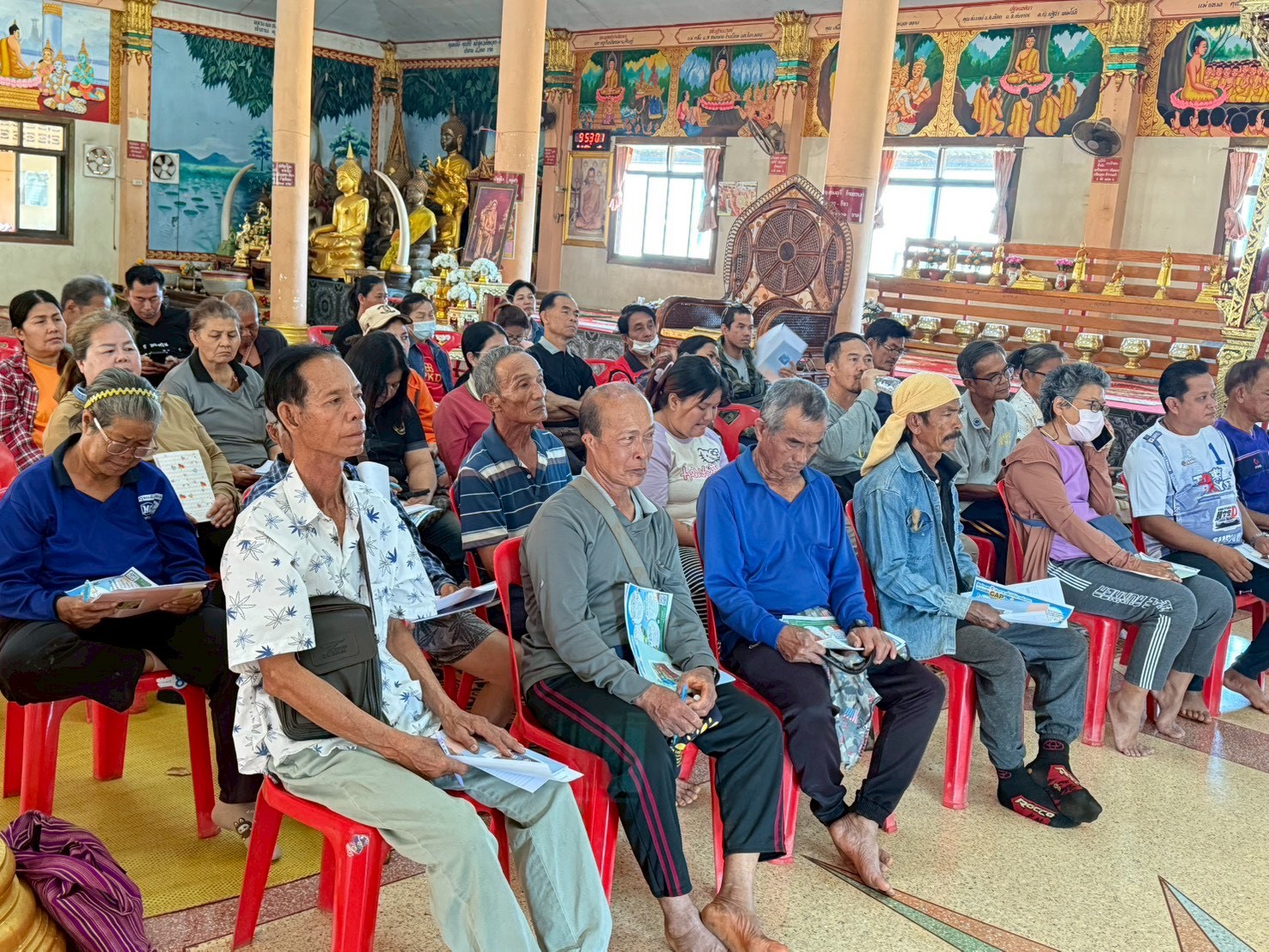 title - วันที่ 12 กุมภาพันธ์ 2569 นางสาววรัญญา นิ่มกุล ปฏิรูปที่ดินจังหวัดลพบุรี มอบหมายให้กลุ่มยุทธศาสตร์ และการปฏิรูปที่ดิน ดำเนินการจัดฝึกอบรมโครงการพัฒนาเกษตรกรรมยั่งยืนในเขตปฏิรูปที่ดินจังหวัดลพบุรี ปีงบประมาณ พ.ศ. 2569 หลักสูตร 2 การพัฒนาและส่งเสริมการเพิ่มมูลค่าสินค้าเกษตรกรรมยั่งยืนในเขตปฏิรูปที่ดิน ให้แก่เกษตรกร ในเขตปฏิรูปที่ดิน ตำบลหัวลำ อำเภอท่าหลวง และตำบลห้วยขุนราม อำเภอพัฒนานิคม จังหวัดลพบุรี จำนวน 50 ราย  ณ วัดศิริธรรมวนาราม (วัดทุ่งดินแดง)  หมู่ที่ 6 ตำบลหัวลำ อำเภอท่าหลวง จังหวัดลพบุรี โดยมีวัตถุประสงค์เพื่อส่งเสริม และสนับสนุนเกษตรกรในการพัฒนายกระดับการผลิต เพิ่มมูลค่าสินค้า และเพิ่มช่องทางการสร้างรายได้ ด้วยการจัดการเกษตรกรรมยั่งยืนตลอดห่วงโซ่คุณค่า รวมทั้งผู้นำเกษตรกรให้เป็นผู้ประกอบการเกษตรกรรมยั่งยืนในระดับที่พึ่งตนเองได้  สามารถเป็นต้นแบบในการขยายผลการพัฒนาให้แก่เกษตรกรในเขตปฏิรูปที่ดินจังหวัดลพบุรี