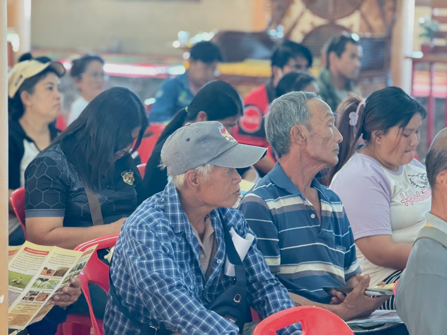 title - วันที่ 12 กุมภาพันธ์ 2569 นางสาววรัญญา นิ่มกุล ปฏิรูปที่ดินจังหวัดลพบุรี มอบหมายให้กลุ่มยุทธศาสตร์ และการปฏิรูปที่ดิน ดำเนินการจัดฝึกอบรมโครงการพัฒนาเกษตรกรรมยั่งยืนในเขตปฏิรูปที่ดินจังหวัดลพบุรี ปีงบประมาณ พ.ศ. 2569 หลักสูตร 2 การพัฒนาและส่งเสริมการเพิ่มมูลค่าสินค้าเกษตรกรรมยั่งยืนในเขตปฏิรูปที่ดิน ให้แก่เกษตรกร ในเขตปฏิรูปที่ดิน ตำบลหัวลำ อำเภอท่าหลวง และตำบลห้วยขุนราม อำเภอพัฒนานิคม จังหวัดลพบุรี จำนวน 50 ราย  ณ วัดศิริธรรมวนาราม (วัดทุ่งดินแดง)  หมู่ที่ 6 ตำบลหัวลำ อำเภอท่าหลวง จังหวัดลพบุรี โดยมีวัตถุประสงค์เพื่อส่งเสริม และสนับสนุนเกษตรกรในการพัฒนายกระดับการผลิต เพิ่มมูลค่าสินค้า และเพิ่มช่องทางการสร้างรายได้ ด้วยการจัดการเกษตรกรรมยั่งยืนตลอดห่วงโซ่คุณค่า รวมทั้งผู้นำเกษตรกรให้เป็นผู้ประกอบการเกษตรกรรมยั่งยืนในระดับที่พึ่งตนเองได้  สามารถเป็นต้นแบบในการขยายผลการพัฒนาให้แก่เกษตรกรในเขตปฏิรูปที่ดินจังหวัดลพบุรี