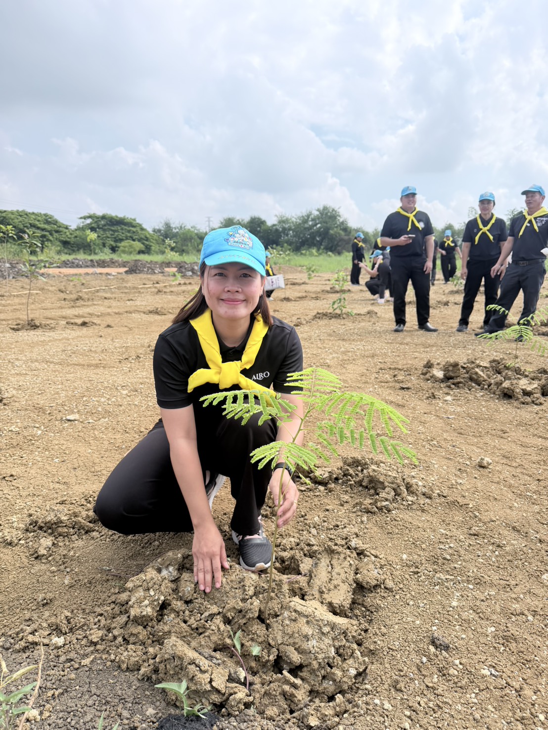 title - วันพุธที่ 21 ตุลาคม 2569 นางสาววรัญญา นิ่มกุล ปฏิรูปที่ดินจังหวัดลพบุรีพร้อมเจ้าหน้าที่ส.ป.ก.ลพบุรีทุกกลุ่ม/ฝ่าย เข้าร่วมกิจกรรมจิตอาสาพัฒนาเนื่องในวันคล้ายวันสวรรคตสมเด็จพระนางเจ้าสิริกิติ์พระบรมราชินีนาถพระบรมราชชนนีพันปีหลวง ณ โรงเรียนวินิตศึกษาในพระราชูปถัมภ์ฯแห่งที่ 2 ตำบลโพธิ์เก้าต้น อำเภอเมืองลพบุรี จังหวัดลพบุรี