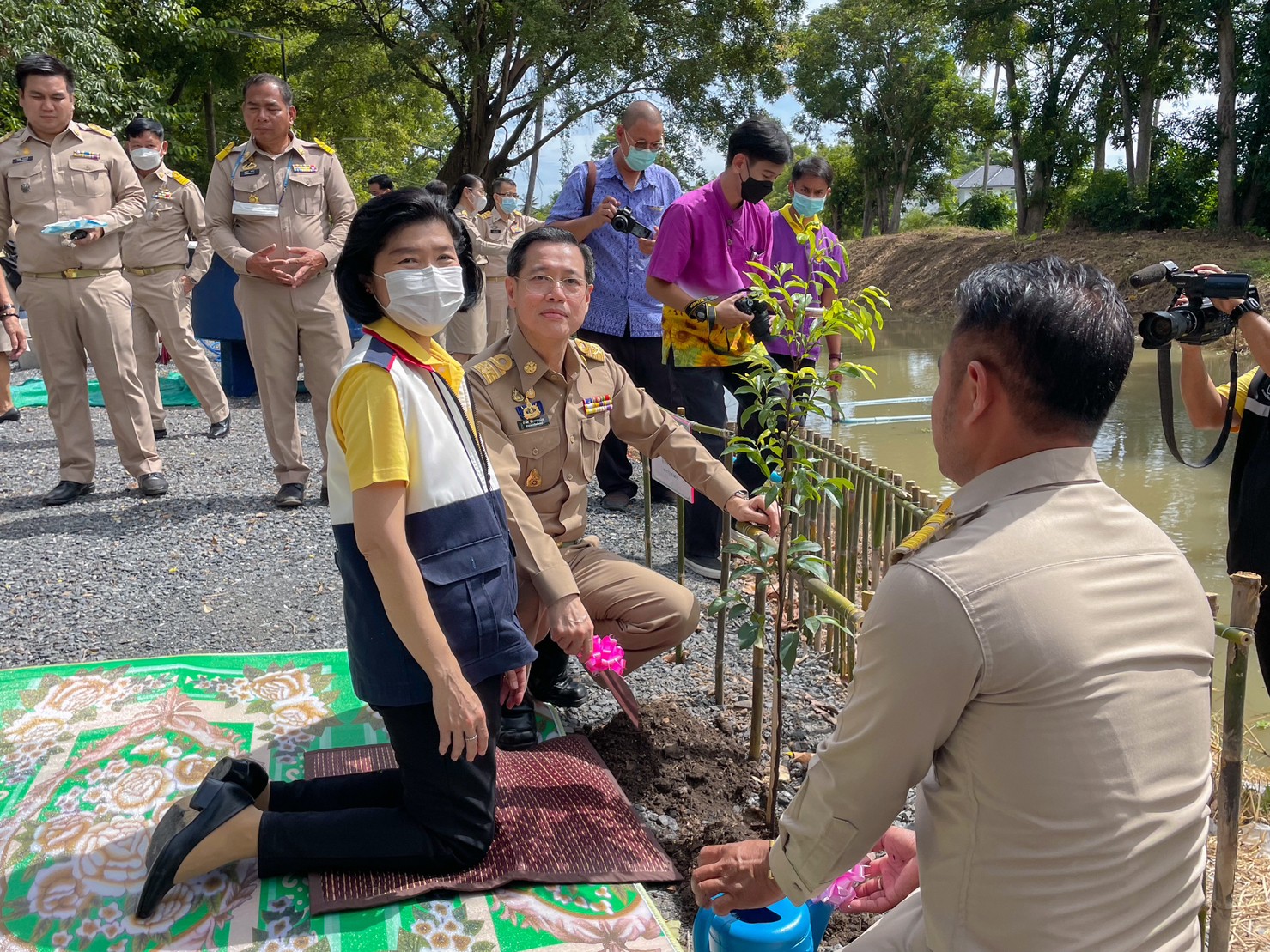 โครงการหน่วยบำบัดทุกข์ บำรุงสุข สร้างรอยยิ้มให้ประชาชน จังหวัดลพบุรีประจำปีงบประมาณ พ.ศ. 2566 ณ วัดไผ่แตร หมู่ที่ 5 ตำบลโพธิ์ตรุ อำเภอเมืองจังหวัดลพบุรี (ข่าวแชร์)