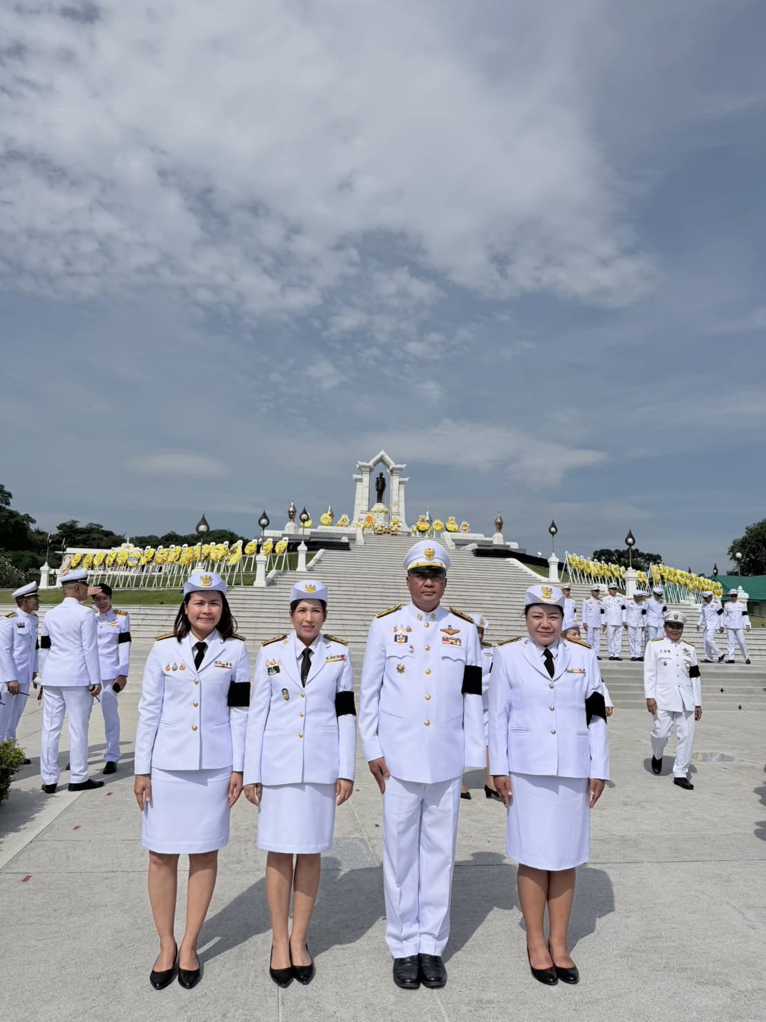 วันอังคาร ที่13 ตุลาคม 2569 นางสาววรัญญา นิ่มกุล ปฏิรูปที่ดินจังหวัดลพบุรี และเจ้าหน้าที่ฝ่ายบริหารทั่วไป เข้าร่วมกิจกรรมเนื่องในวันนวมินทรมหาราช 13 ตุลาคม 2569ณ พระบรมราชานุสาวรีย์พระบาทสมเด็จพระบรมชนกาธิเบศร มหาภูมิพลอดุลยเดชมหาราชบรมนาถบพิตร ศูนย์การทหารปืนใหญ่ ค่ายภูมิพล ต.เขาพระงาม อ.เมือง จ.ลพบุรี