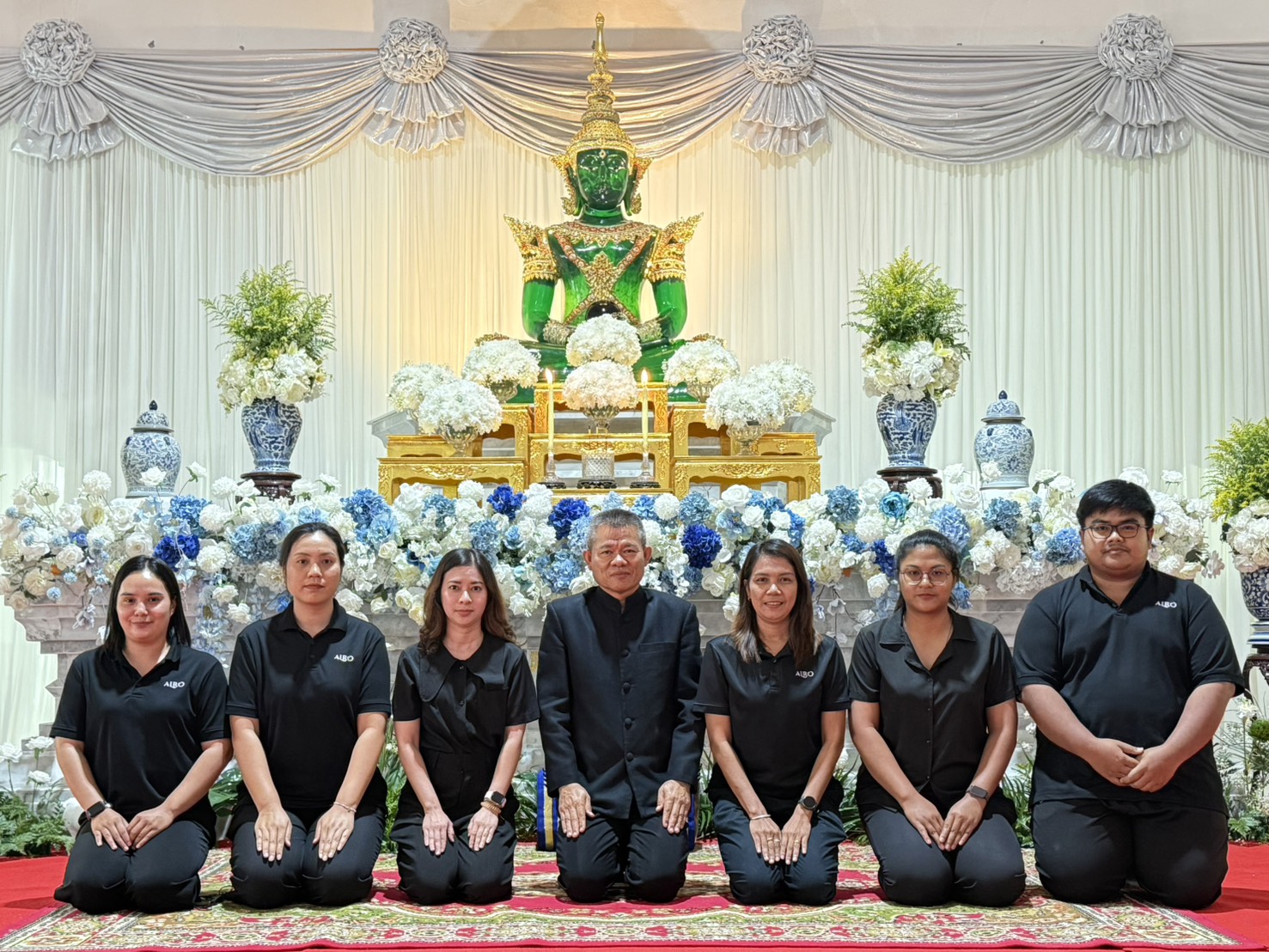 วันที่ 31 กรกฎาคม 2569 นางสาววรัญญา นิ่มกุล ปฏิรูปที่ดินจังหวัดลพบุรี มอบหมายเจ้าหน้าที่กลุ่มยุทธศาสตร์ เข้าร่วมพิธีสวดพระพุทธมนต์และเจริญจิตตภาวนาอุทิศถวายพระราชกุศลแด่สมเด็จพระนางเจ้าสิริกิติ์ พระบรมราชินีนาถ พระบรมราชชนนีพันปีหลวงและอุทิศถวายพระกุศลแด่สมเด็จพระเจ้าลูกเธอเจ้าฟ้าพัชรกิติยาภา นเรนทิราเทพยวดี กรมหลวงราชสาริณีสิริพัชร มหาวัชรราชธิดาณ วัดสุวรรณคีรี ตำบลนิคมสร้างตนเองอำเภอเมืองลพบุรี จังหวัดลพบุรี