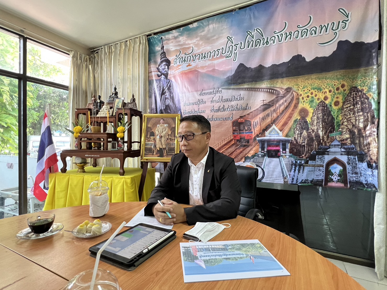รองเลขาธิการสำนักงานการ ปฏิรูปที่ดินเพื่อเกษตรกรรม พร้อมด้วย เจ้าหน้าที่  ได้ลง ตรวจเยี่ยมสำนักงานการปฏิรูปที่ดินจังหวัดลพบุรี (ส.ป.ก.ลพบุรี) 