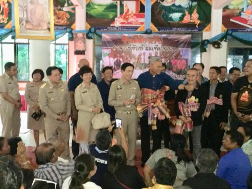 ร่วมต้อนรับนายวัฒน์  ศัลยกำธร รัฐมนตรีช่วยว่าการกระทรวงเกษตรและสหกรณ์ ในการเดินทางมาลงพื้นที่ที่จังหวัดลพบุรี