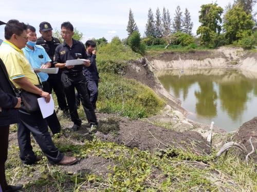ส.ป.ก.ลพบุรี ลงพื้นที่ตรวจสอบกรณีพบว่ามีการลักลอบขุดดินในพื้นที่