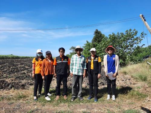 ส.ป.ก.ลพบุรี และเจ้าหน้าที่พัฒนาที่ดิน ลงพื้นที่ตรวจสอบแปลงที่ดินที่ประสงค์เข้าร่วมโครงการ 1 ตำบล 1 เกษตรทฤษฎีใหม่ในเขตปฏิรูปที่ดินจังหวัดลพบุรี 